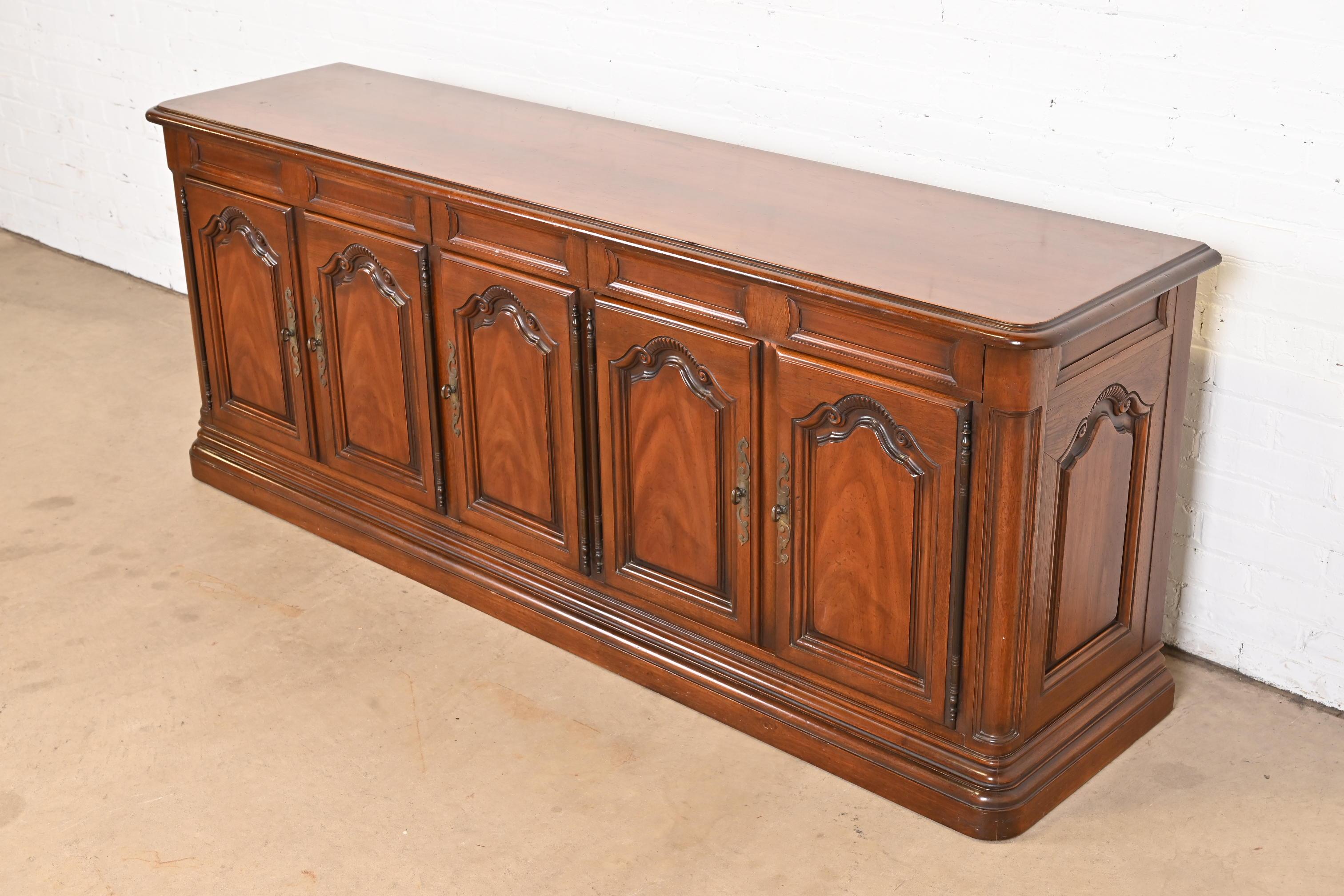 Drexel French Provincial Louis XV Carved Walnut Sideboard or Bar Cabinet In Good Condition For Sale In South Bend, IN