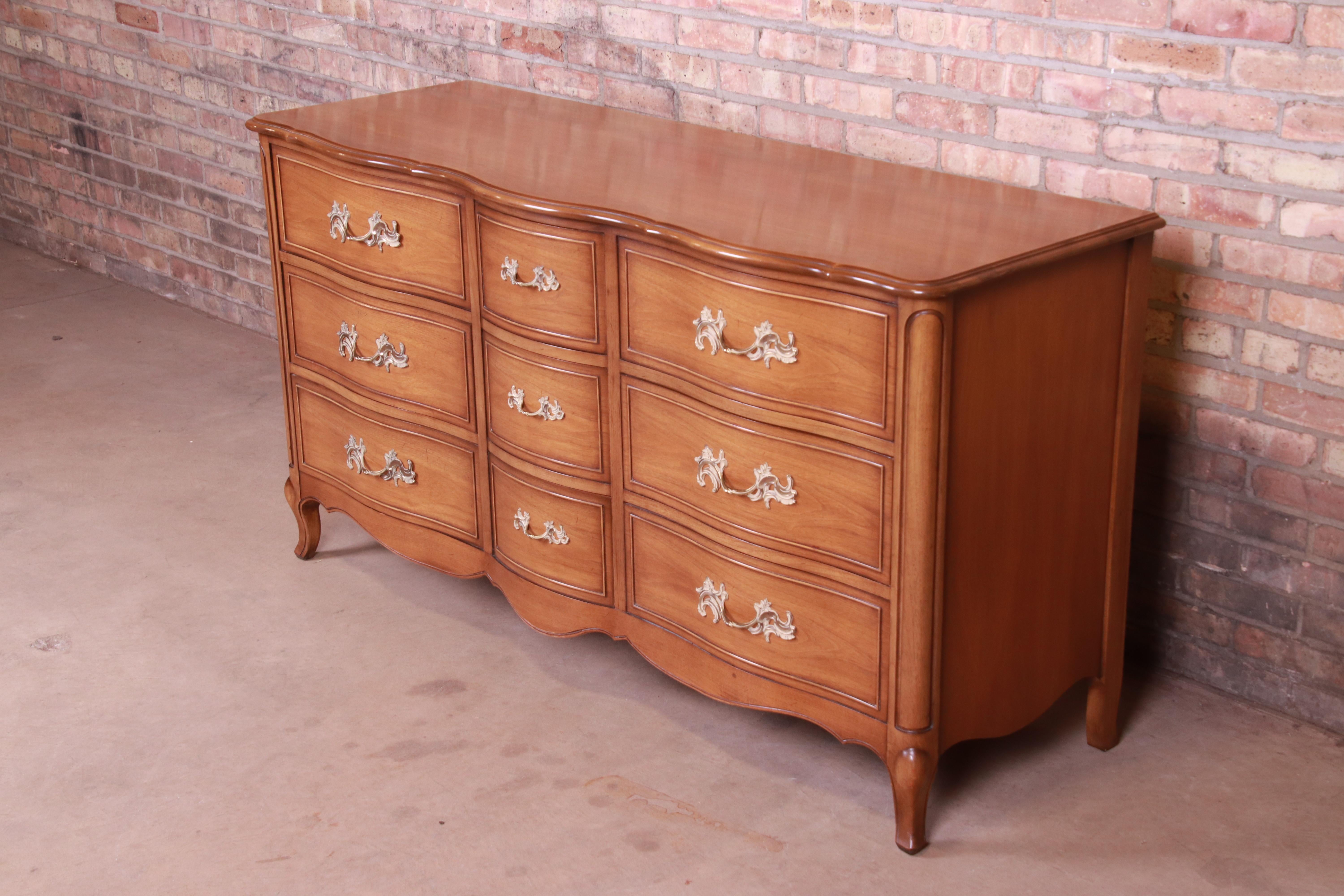 Drexel French Provincial Louis XV Carved Walnut Triple Dresser, circa 1950s In Good Condition In South Bend, IN