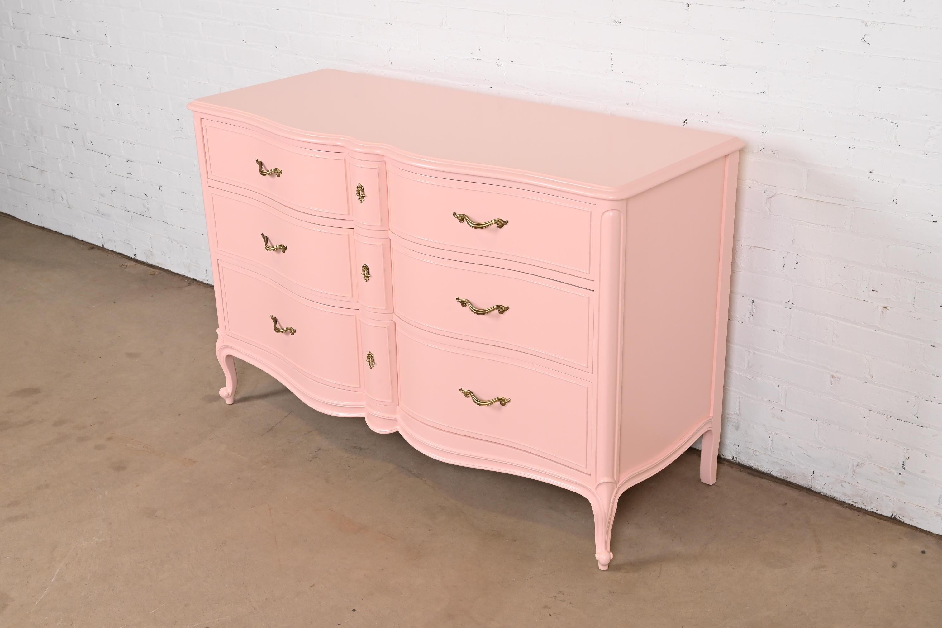 Drexel French Provincial Louis XV Pink Lacquered Dresser, Newly Refinished In Good Condition For Sale In South Bend, IN