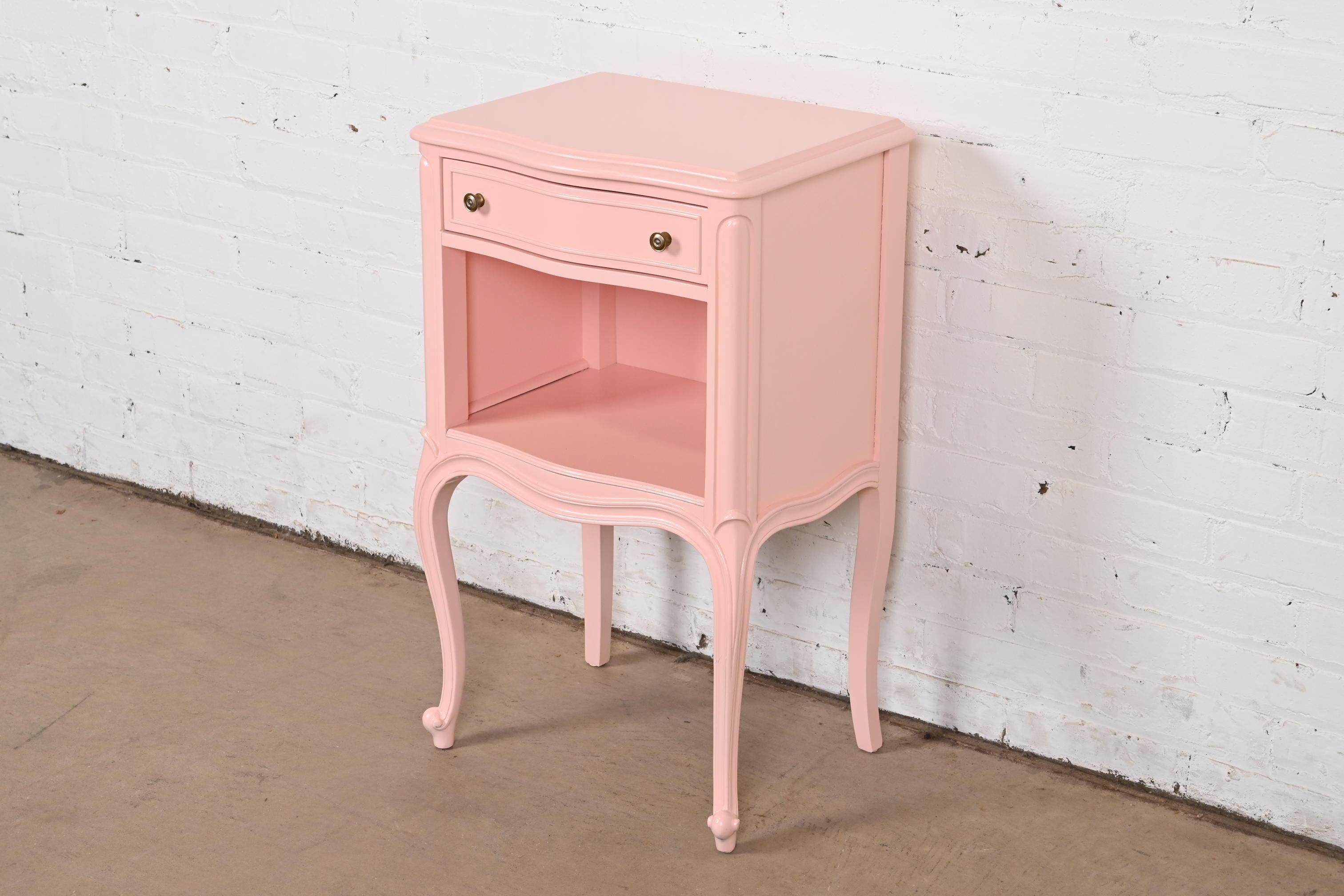 Drexel French Provincial Louis XV Pink Lacquered Nightstand, Newly Refinished In Good Condition For Sale In South Bend, IN