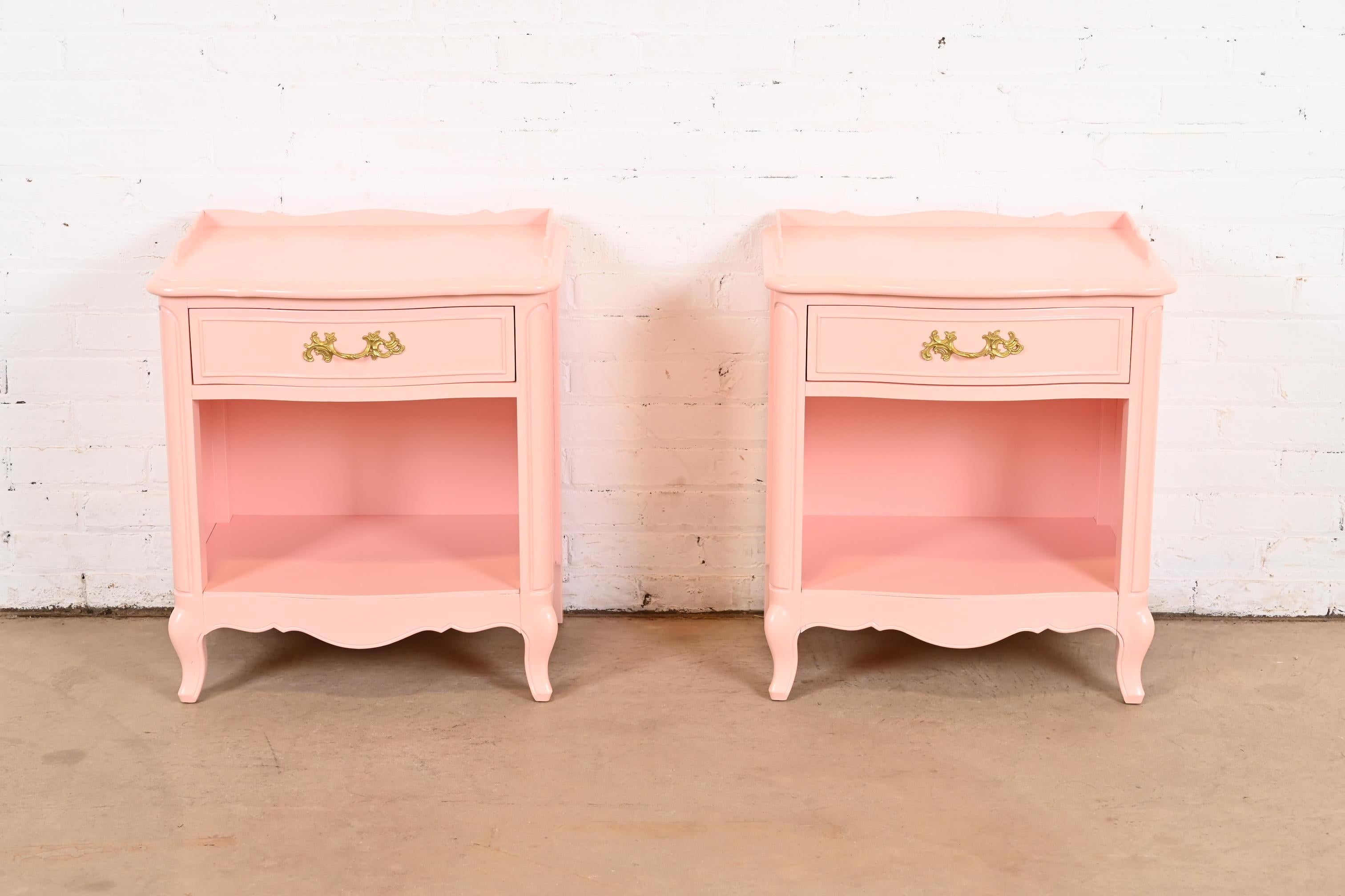 Drexel French Provincial Louis XV Pink Lacquered Nightstands, Newly Refinished In Good Condition For Sale In South Bend, IN