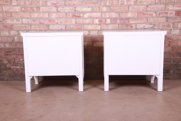 Drexel French Regency Louis XVI White Lacquered Nightstands, Newly Refinished For Sale 10