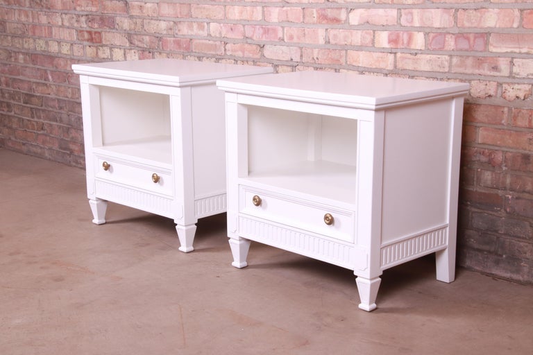 20th Century Drexel French Regency Louis XVI White Lacquered Nightstands, Newly Refinished For Sale