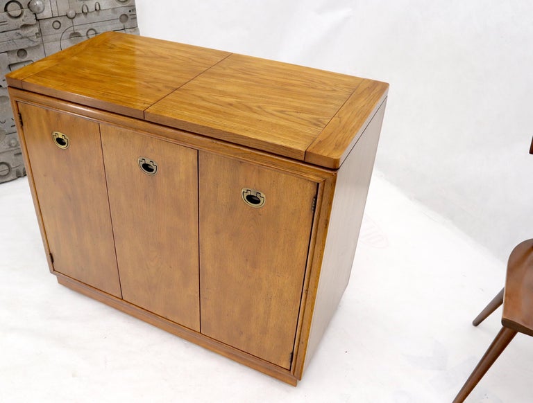 Drexel Fruitwood MidCentury Modern Flip Top Bar Liquor at