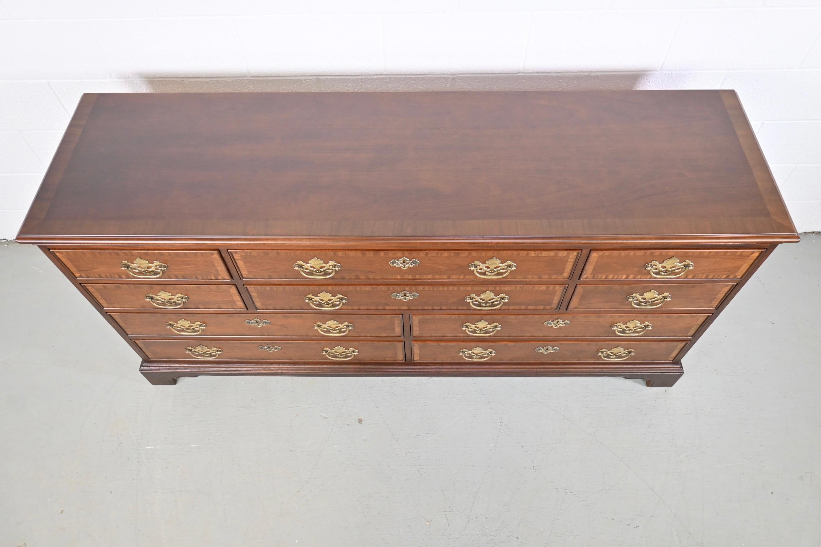 Drexel Furniture Georgian Style Mahogany Banded Dresser In Excellent Condition In Morgan, UT