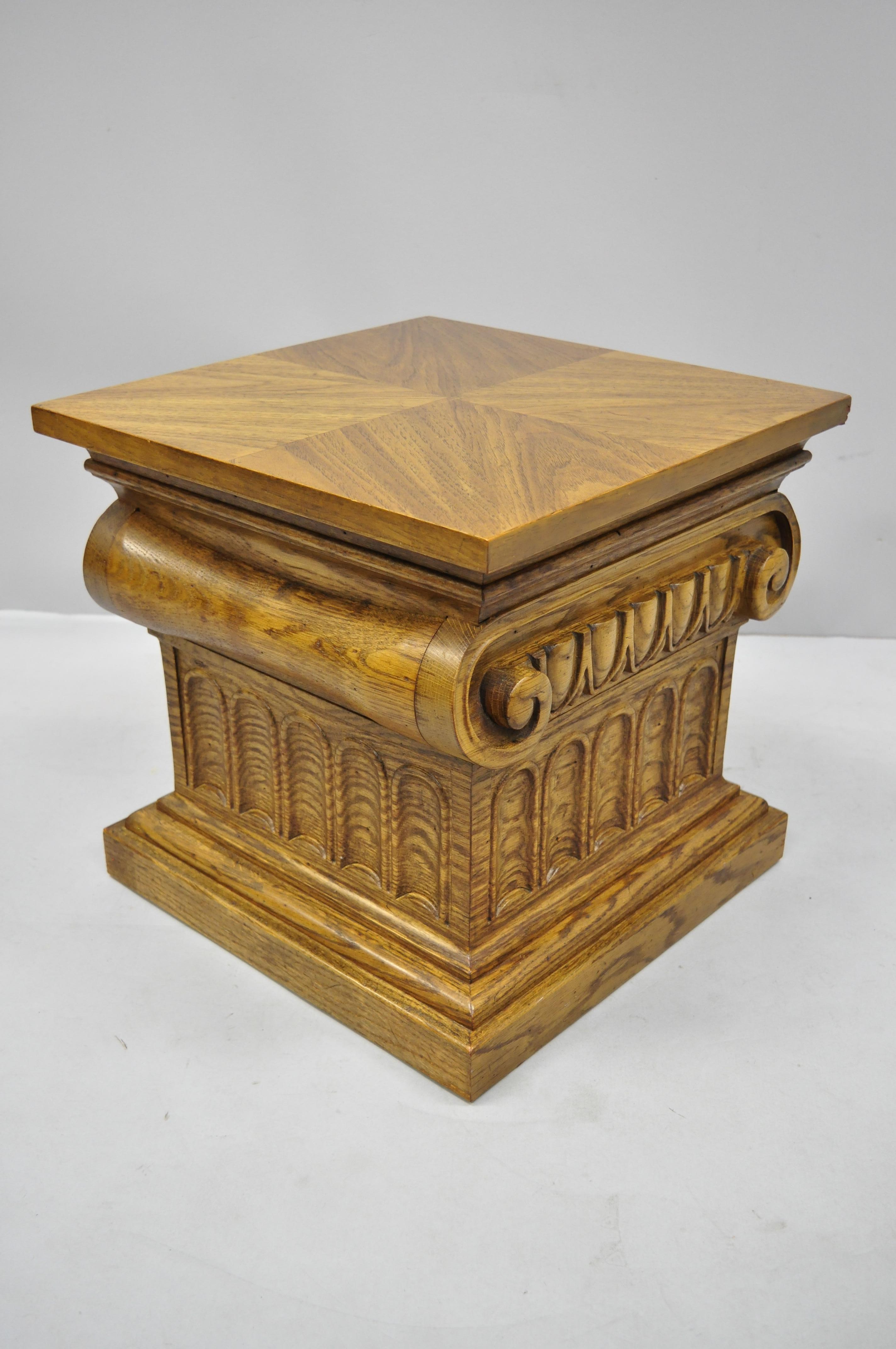 Drexel Furniture Guildhall Pair of Corinthian Column Low Pedestal Stands 1