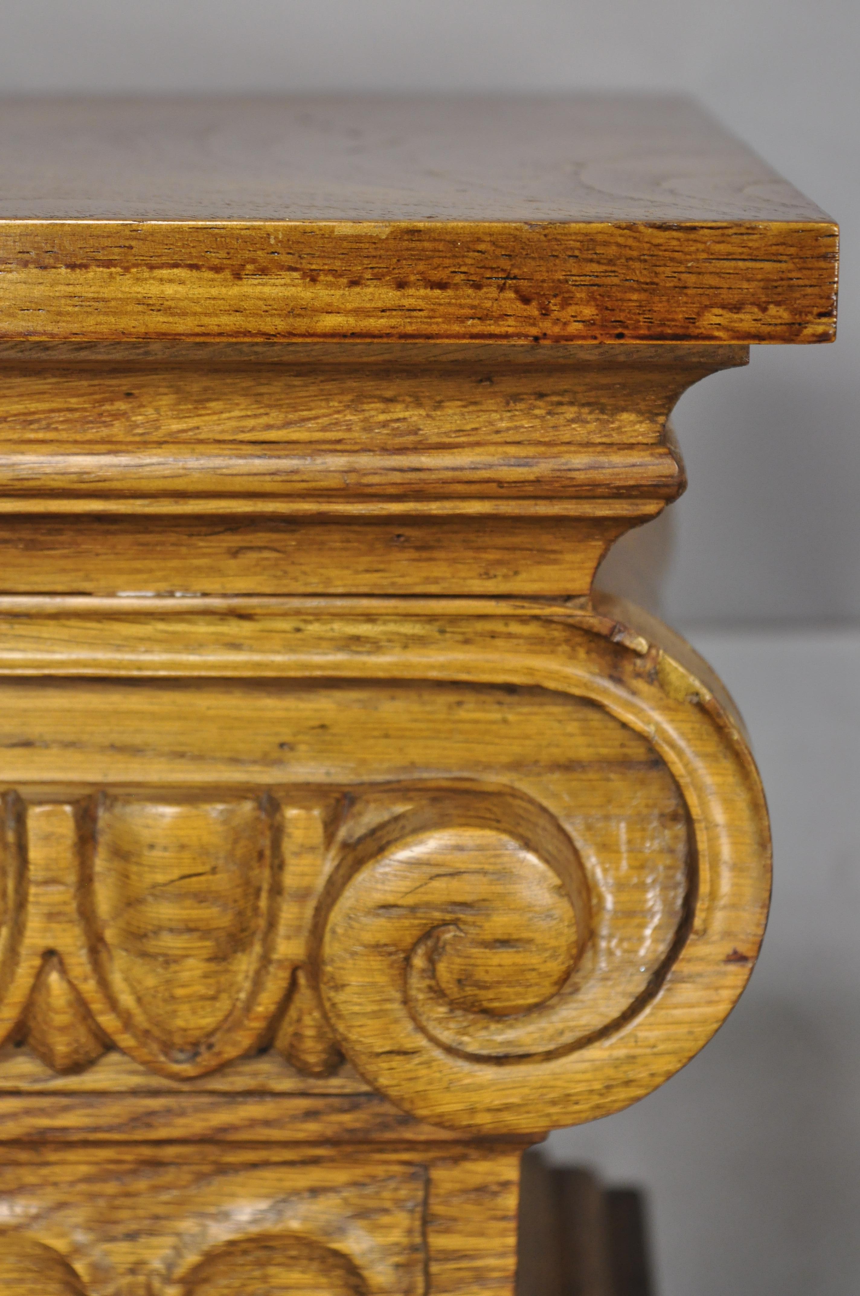 Neoclassical Drexel Furniture Guildhall Pair of Corinthian Column Low Pedestal Stands