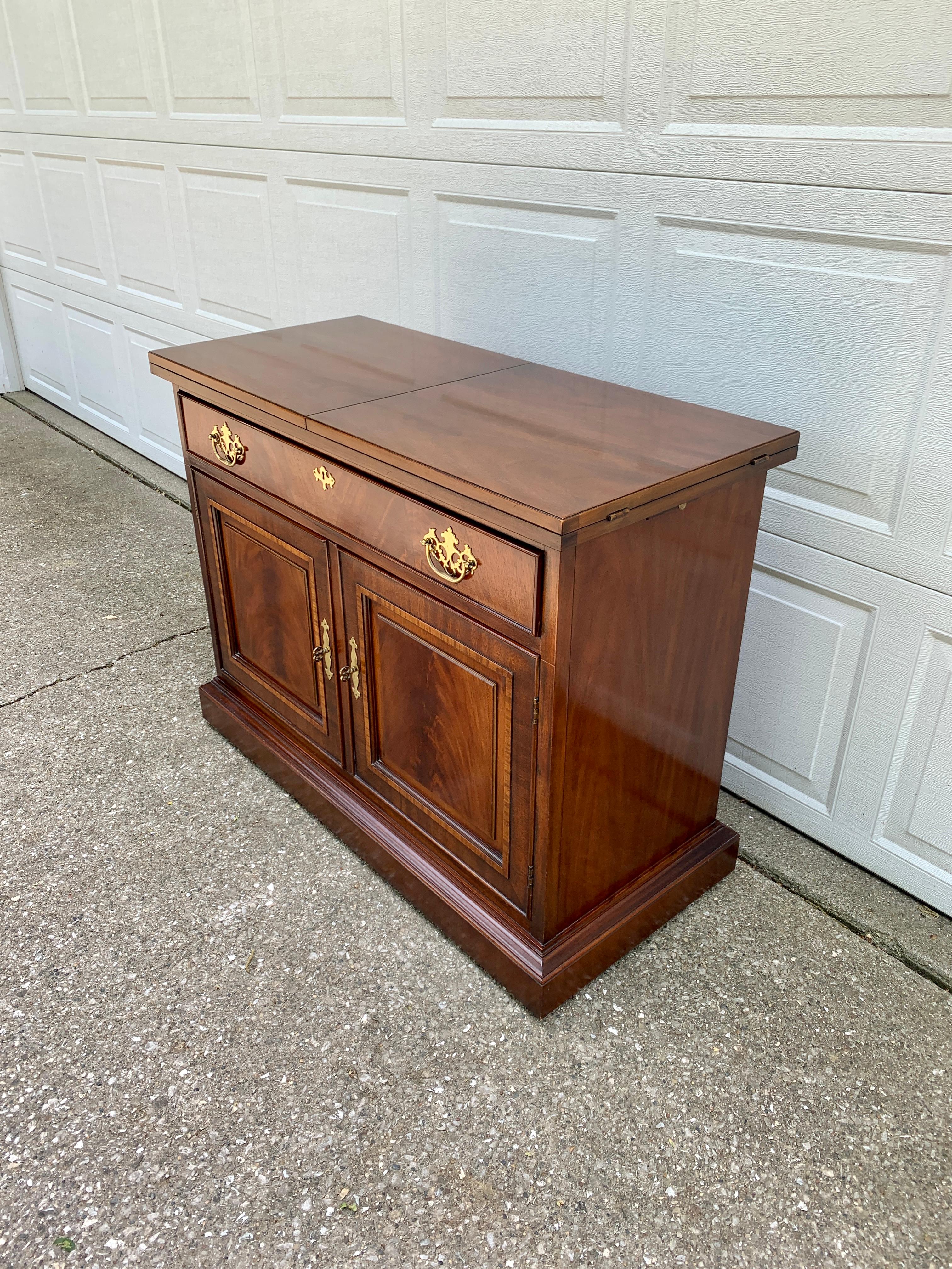 American Drexel Georgian Banded Mahogany Rolling Flip-Top Server or Bar Cabinet