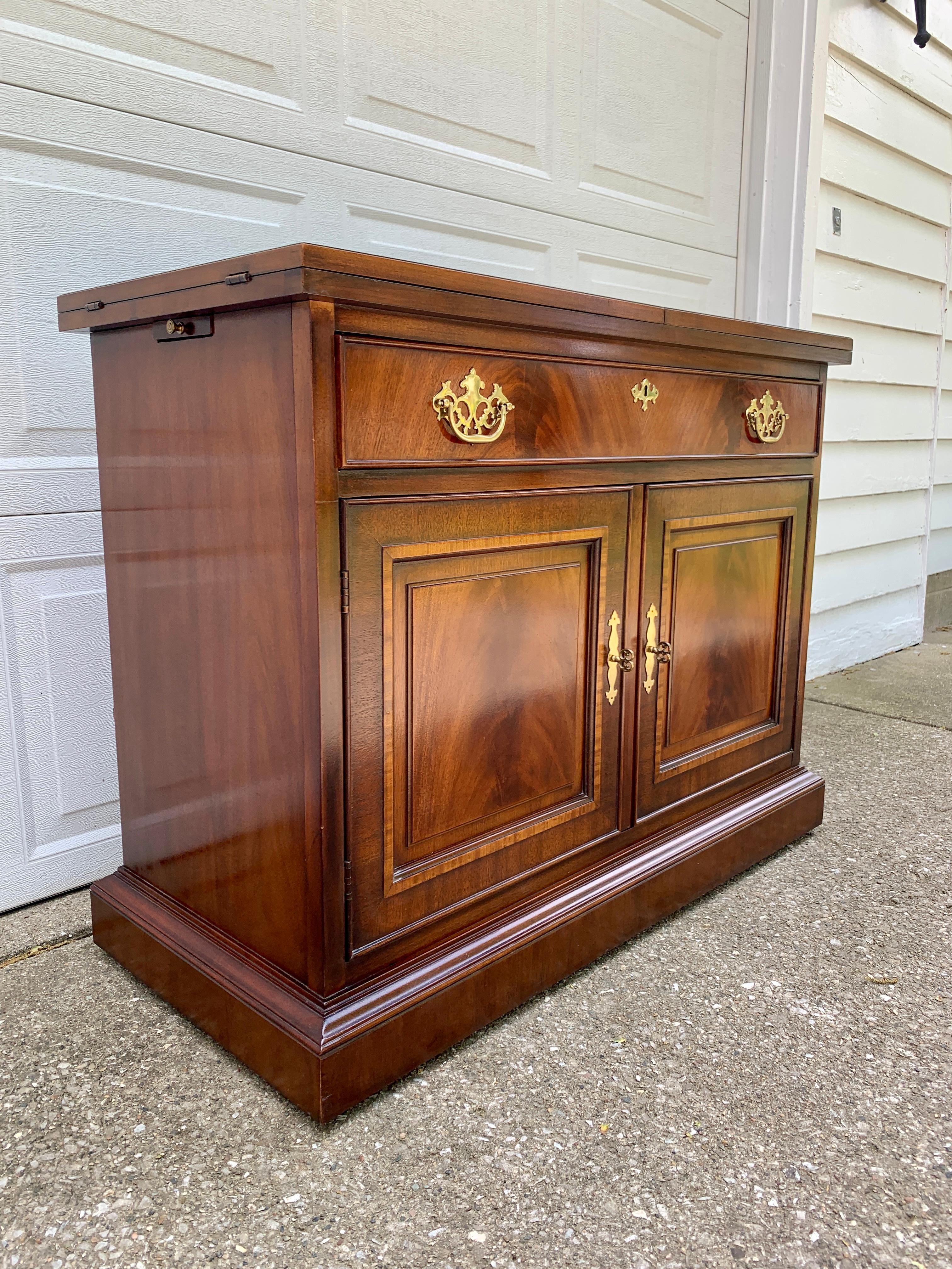 Brass Drexel Georgian Banded Mahogany Rolling Flip-Top Server or Bar Cabinet