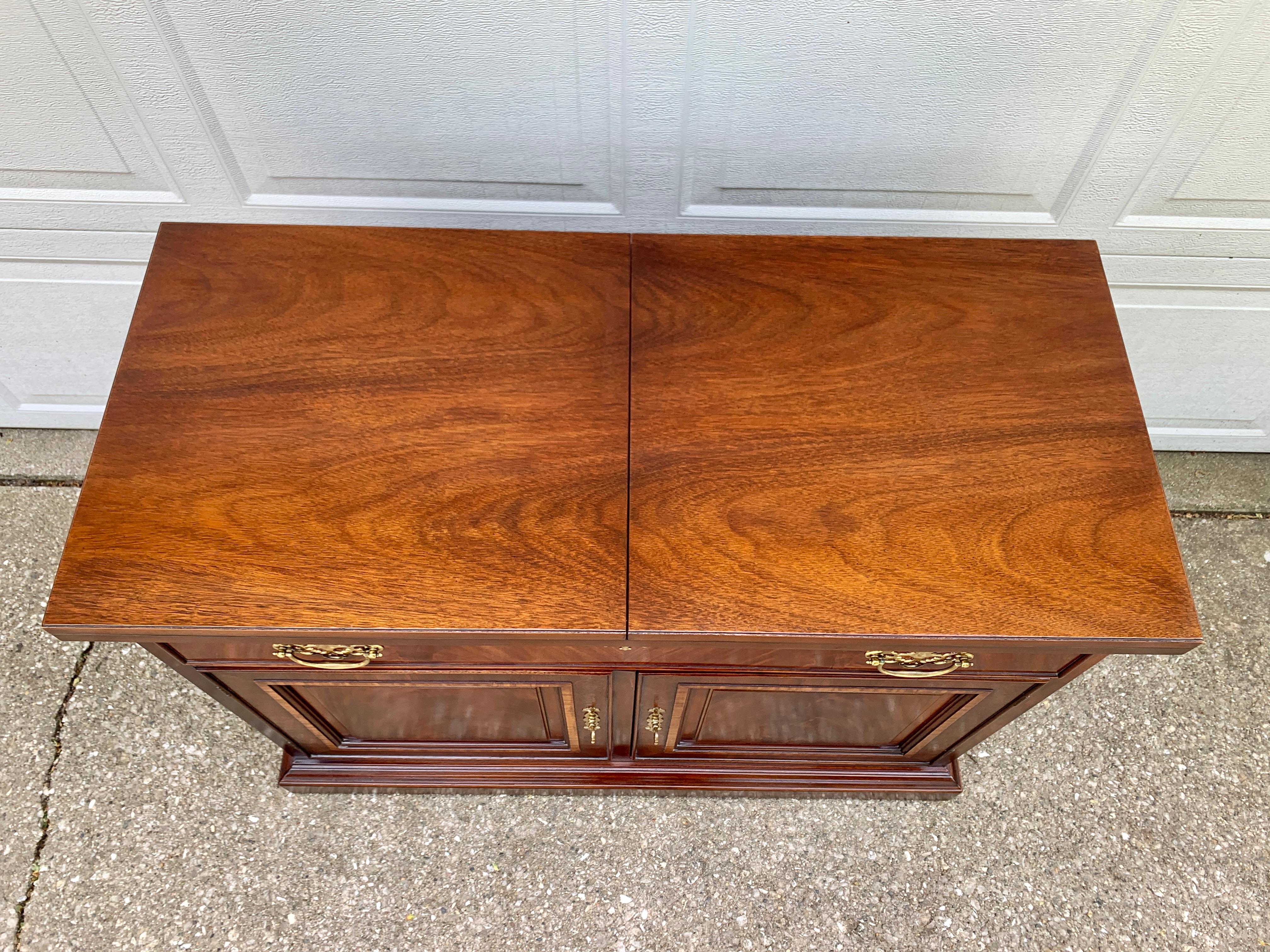 Drexel Georgian Banded Mahogany Rolling Flip-Top Server or Bar Cabinet 1