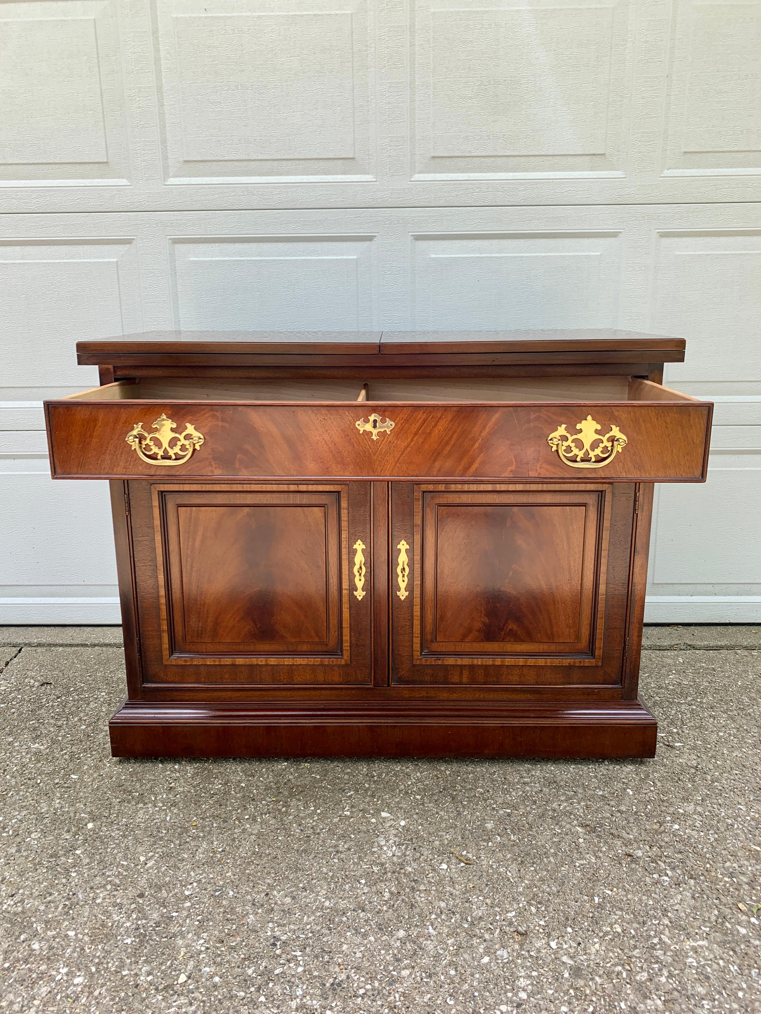 Drexel Georgian Banded Mahogany Rolling Flip-Top Server or Bar Cabinet 3