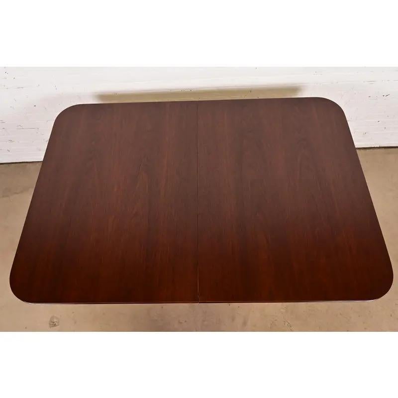 Drexel Georgian Double Pedestal Extension Dining Table, Newly Refinished en vente 3