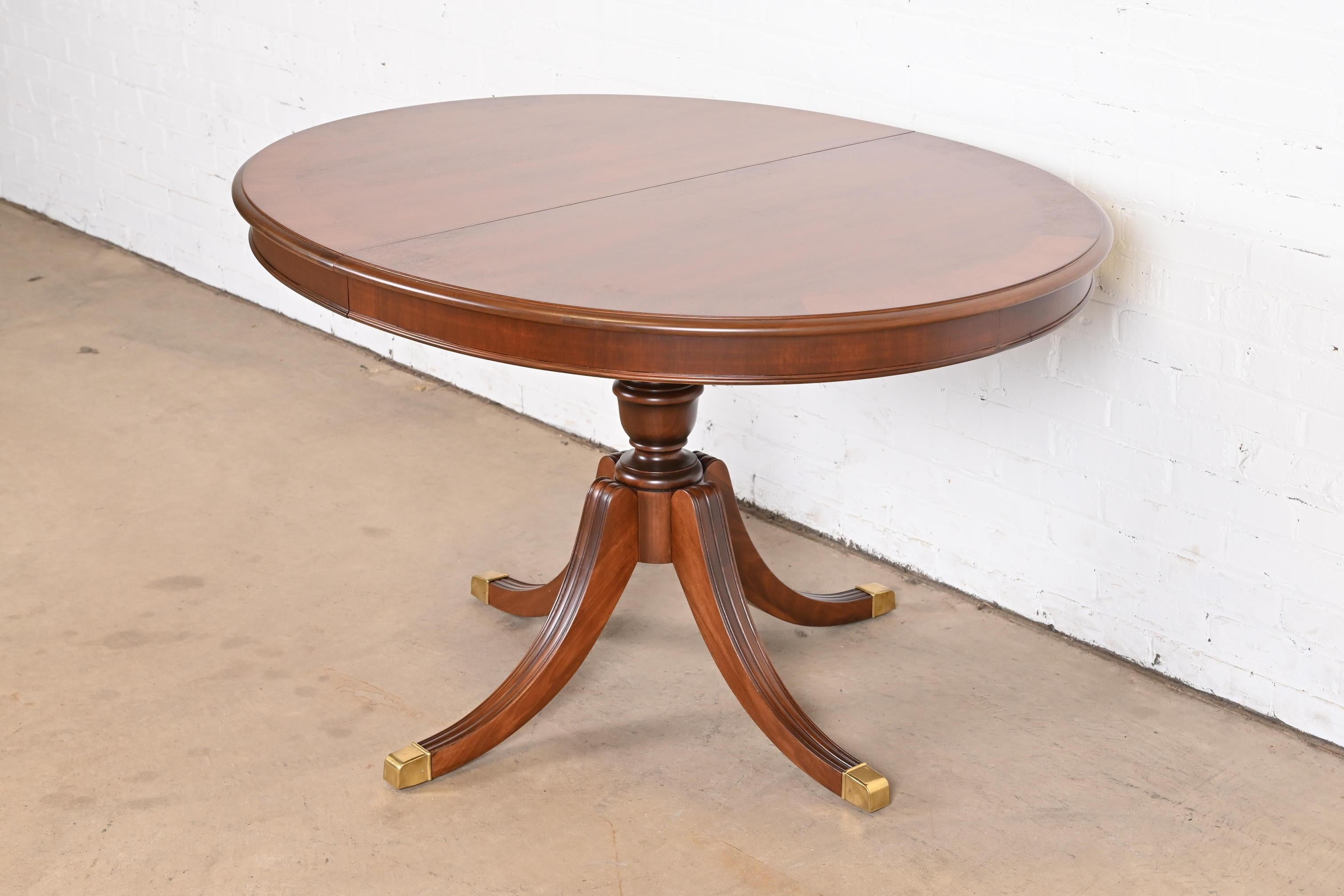 Drexel Georgian Mahogany Pedestal Extension Dining Table, Newly Refinished In Good Condition In South Bend, IN