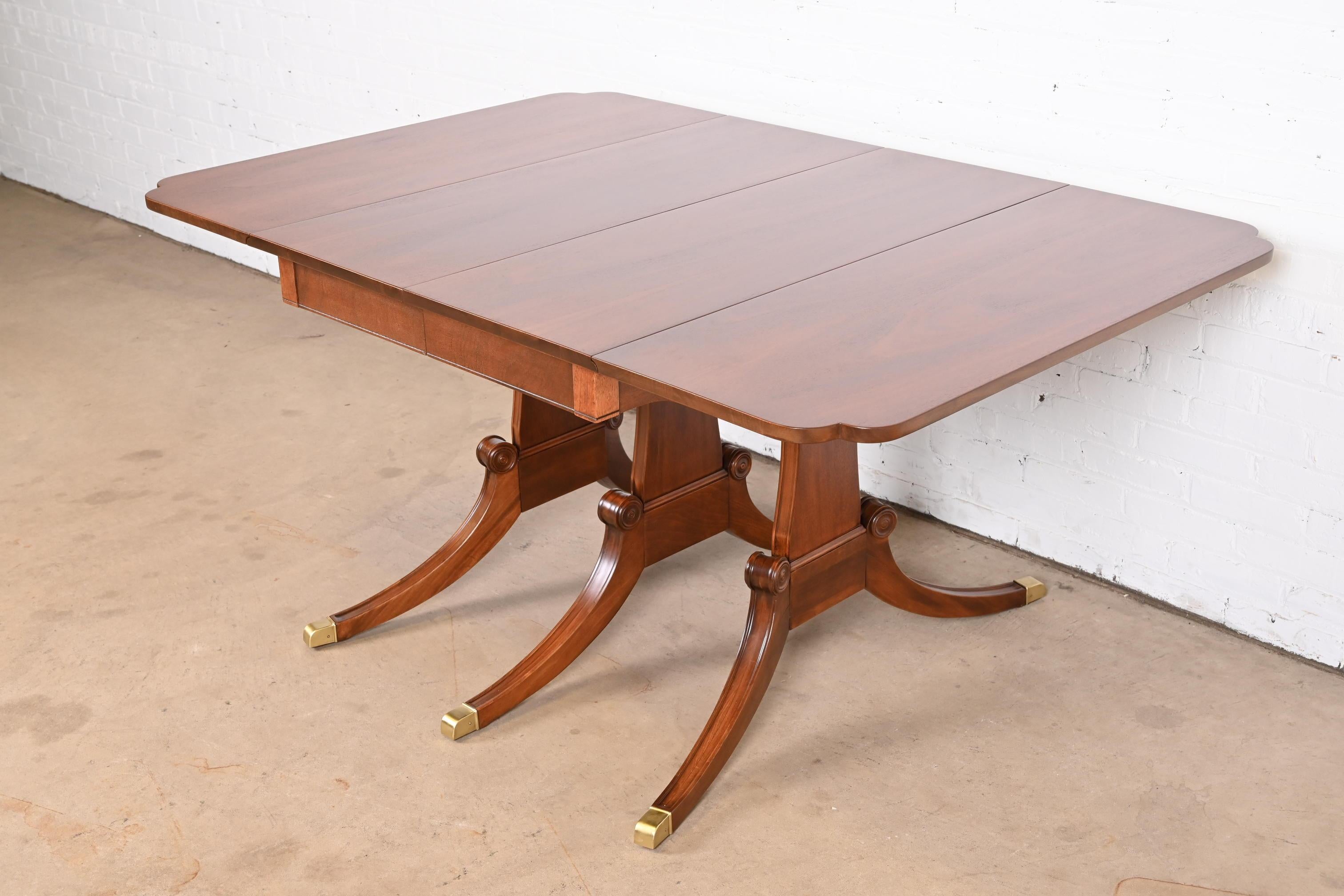 Mid-20th Century Drexel Georgian Mahogany Triple Pedestal Extension Dining Table, Refinished For Sale