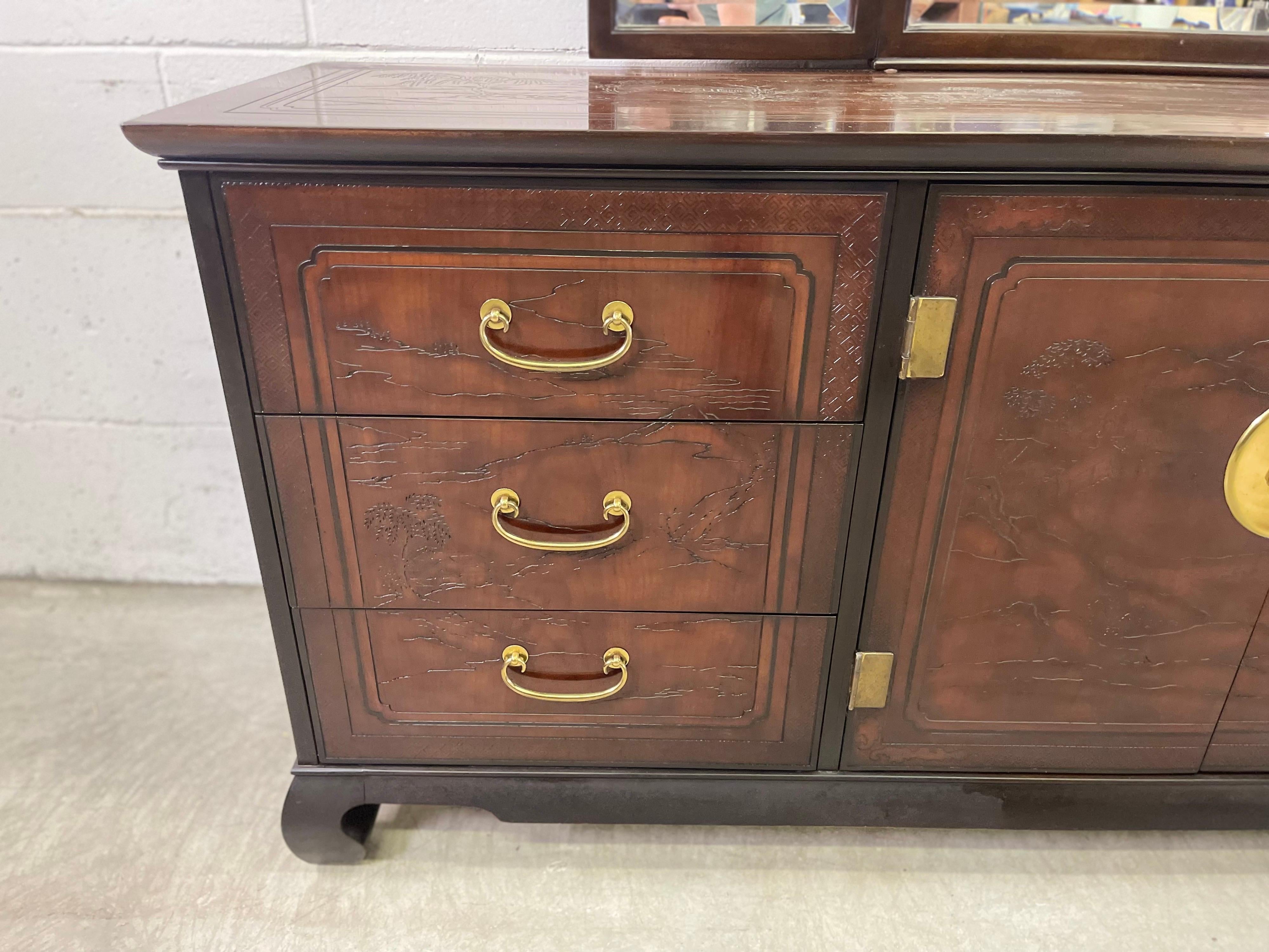 Dressoir et miroir de style asiatique Drexel Heritage Bon état - En vente à Amherst, NH