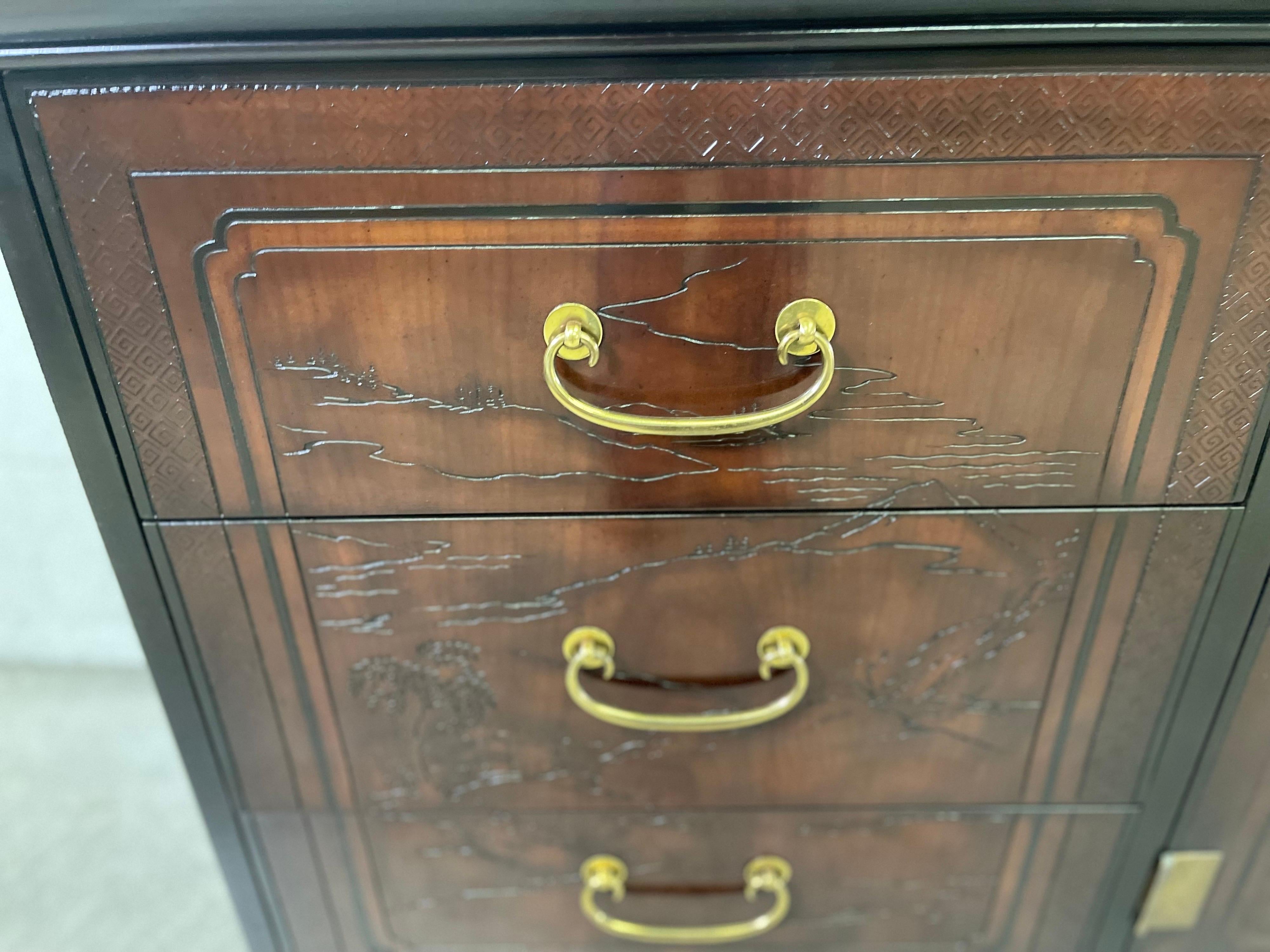 Miroir Dressoir et miroir de style asiatique Drexel Heritage en vente