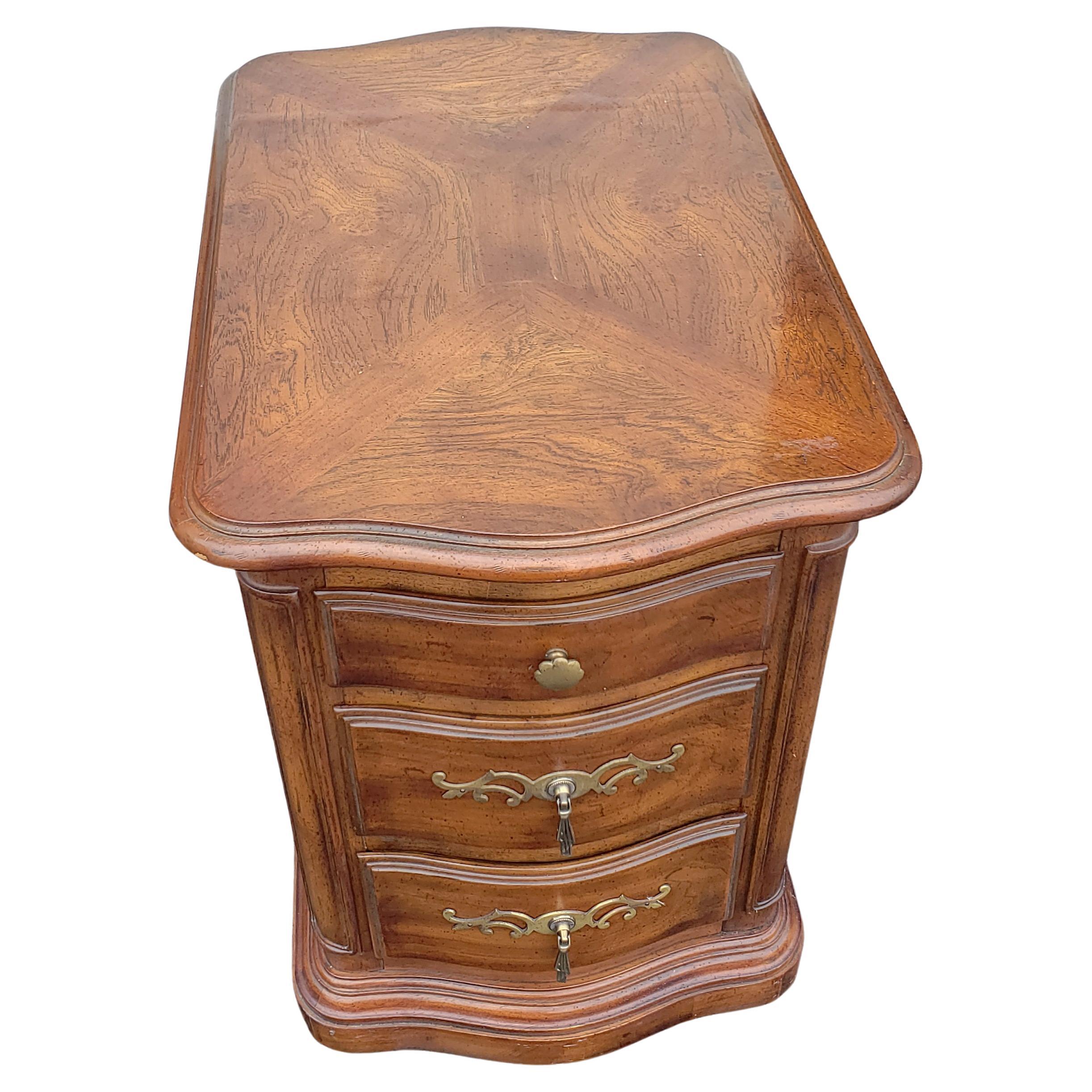 Drexel Heritage Banded Walnut Side Table Chest of Drawers In Good Condition In Germantown, MD