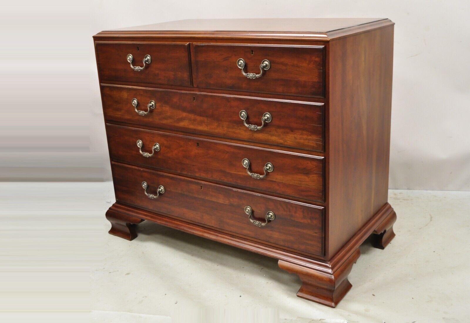 Drexel Heritage Cambridge Cherry Wood Four Drawer Dresser Chest For Sale 2