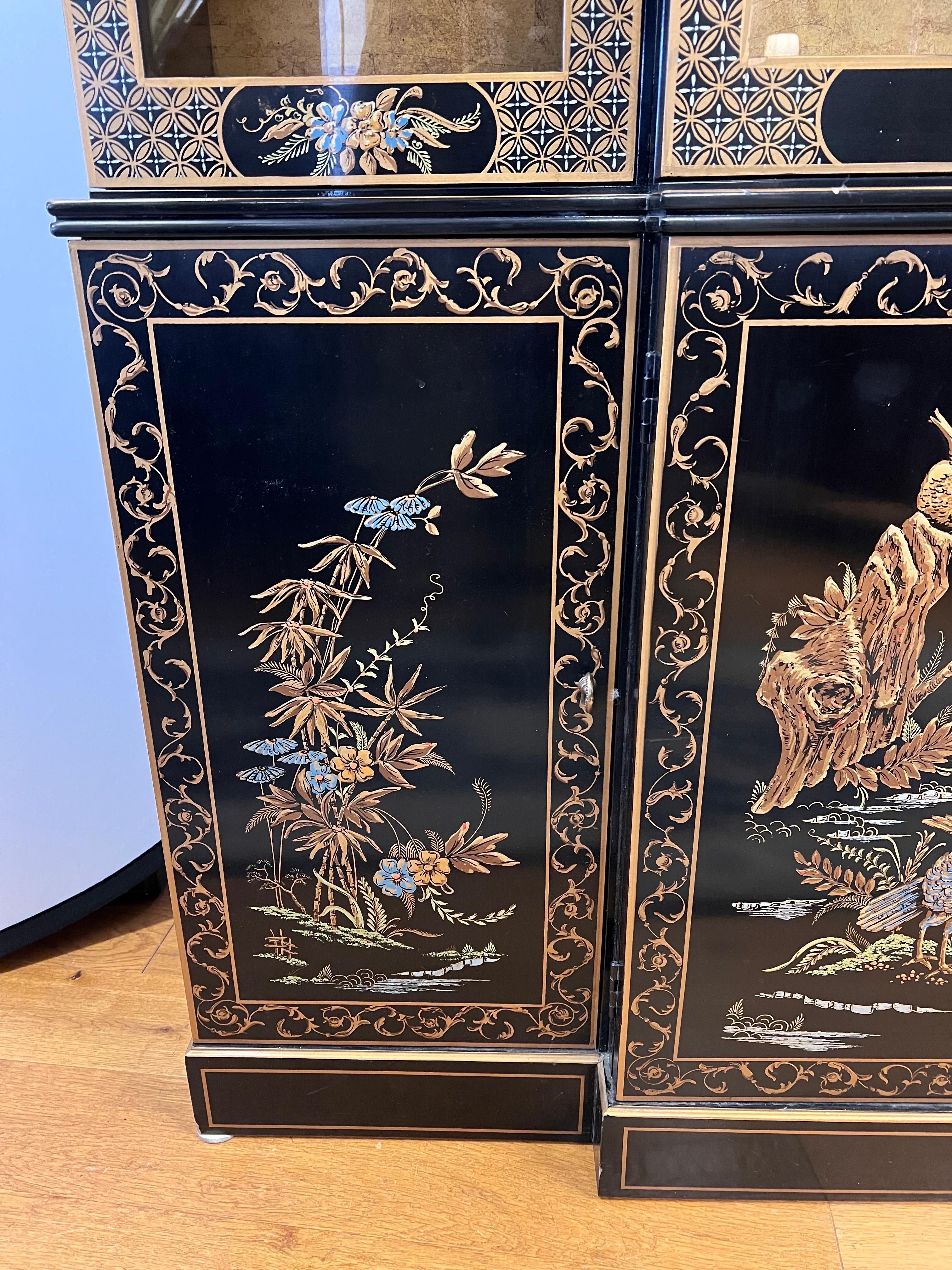 Drexel Heritage Chinoiserie Black Lacquer Breakfront China Cabinet Sideboard In Good Condition For Sale In West Hartford, CT