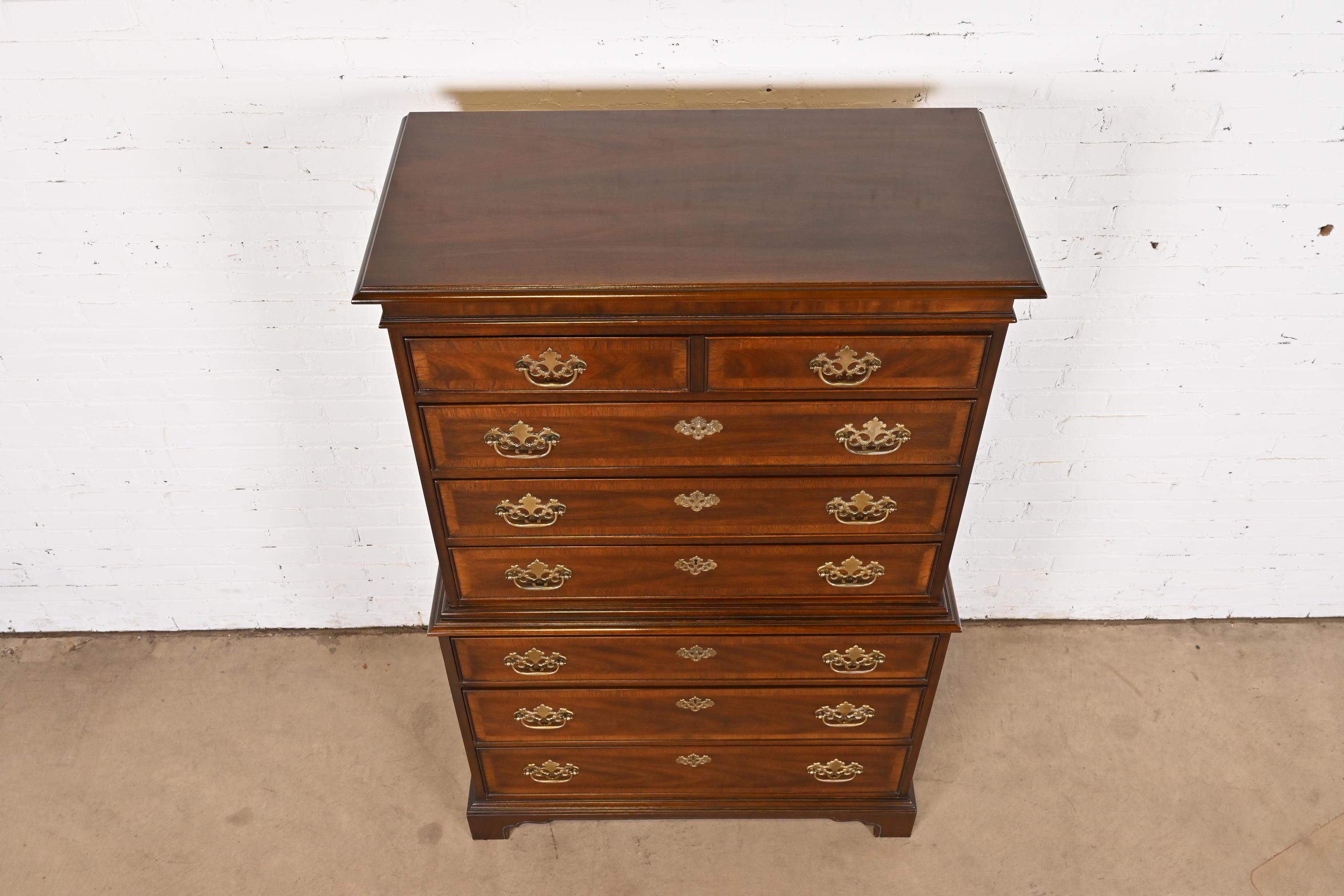 Late 20th Century Drexel Heritage Chippendale Banded Mahogany Highboy Dresser For Sale