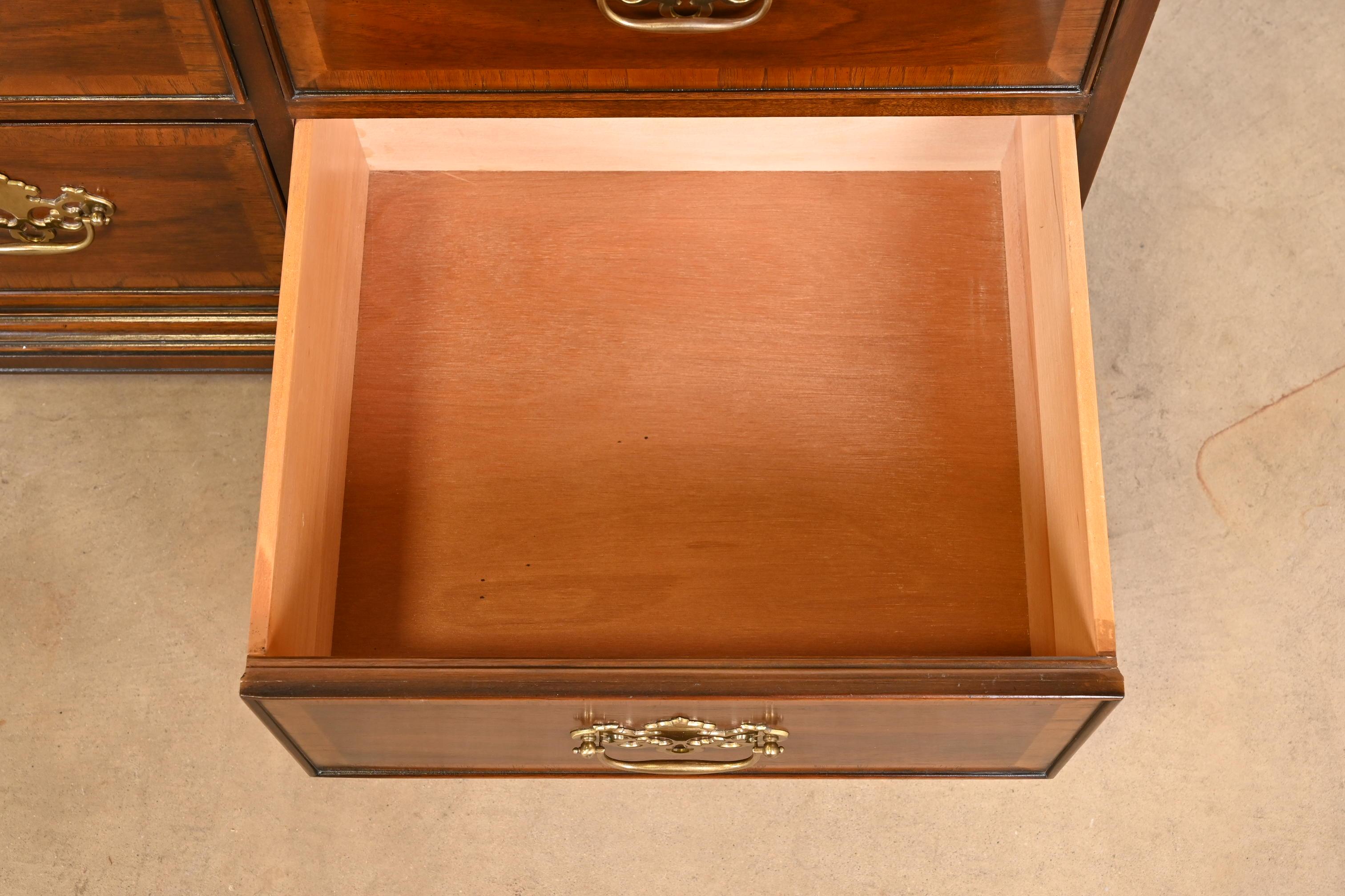 Drexel Heritage Chippendale Banded Mahogany Ten-Drawer Dresser or Credenza 8
