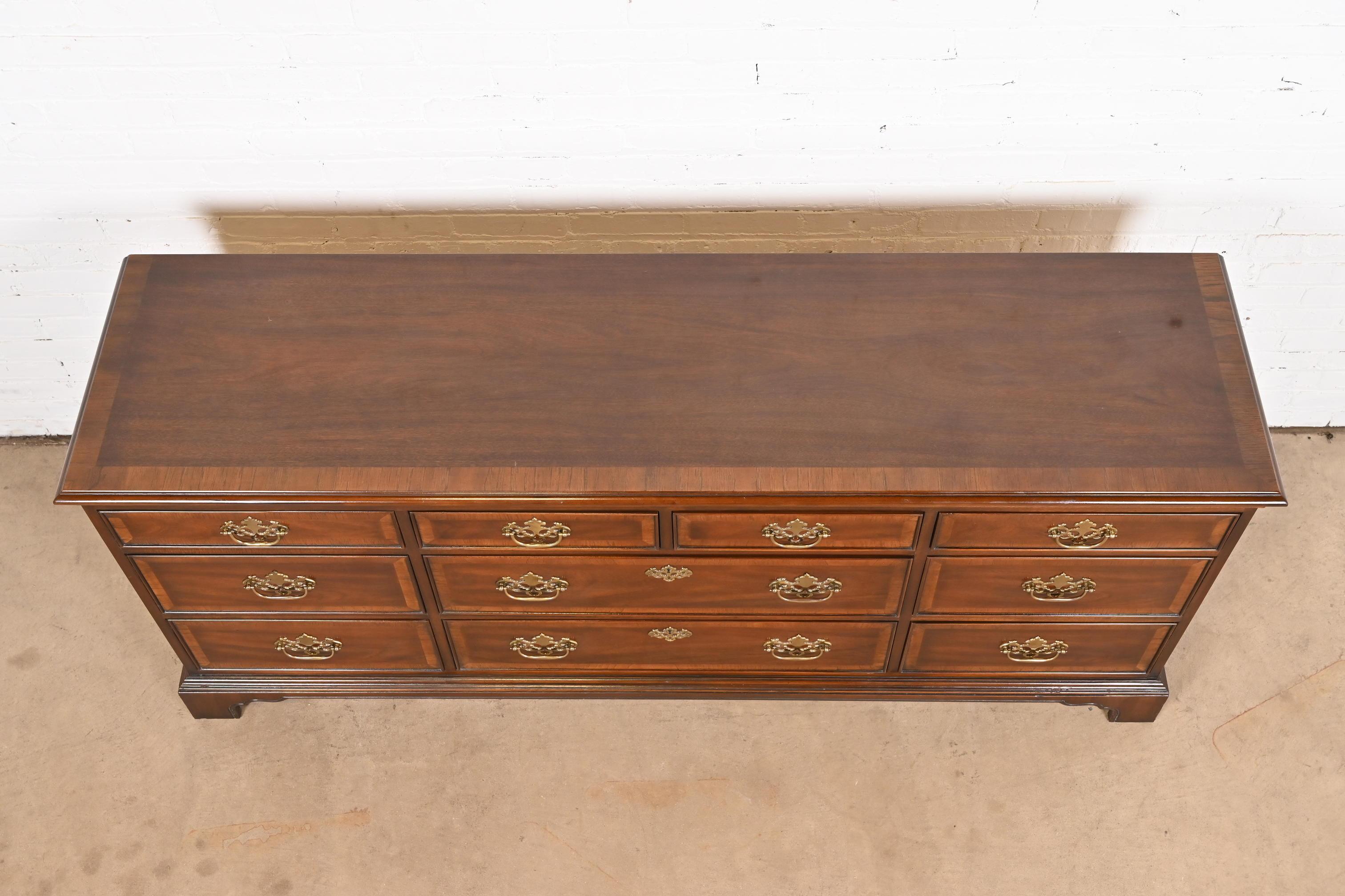 Drexel Heritage Chippendale Banded Mahogany Ten-Drawer Dresser or Credenza 2