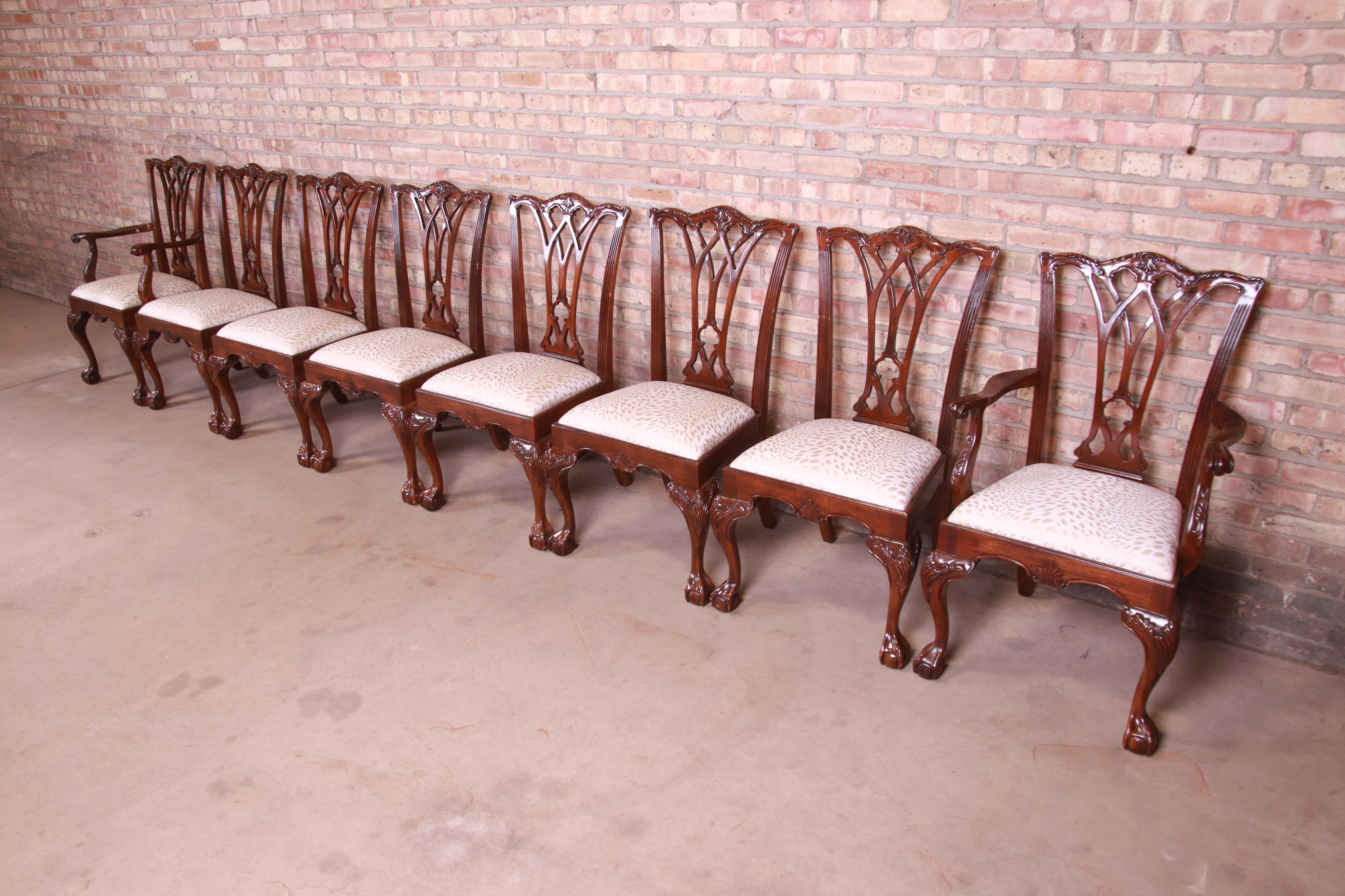 Drexel Heritage Chippendale Carved Mahogany Dining Chairs, Set of Eight In Good Condition In South Bend, IN