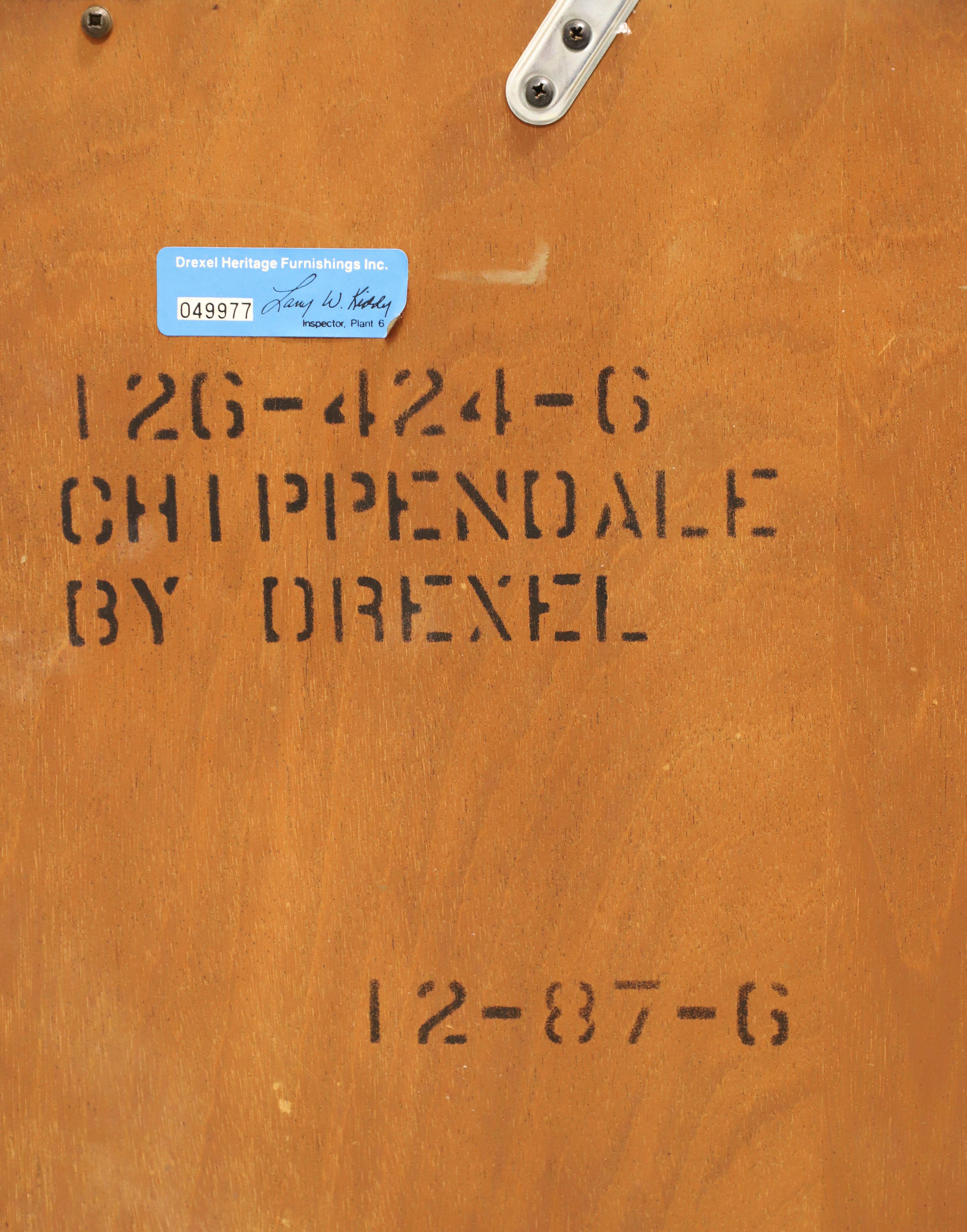 Armoire Chippendale en acajou flamboyant de DREXEL HERITAGE en vente 8