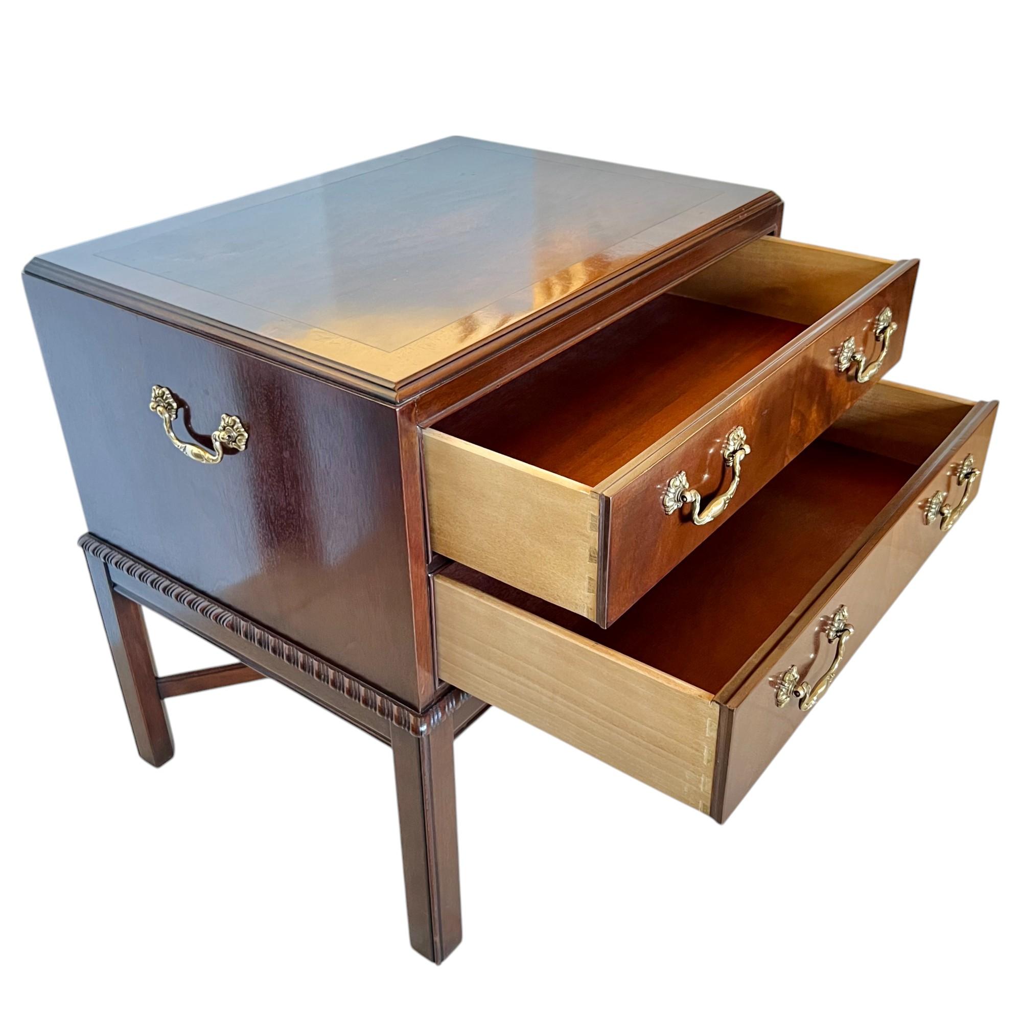Drexel Heritage Chippendale Mahogany Nightstands, a Pair 4