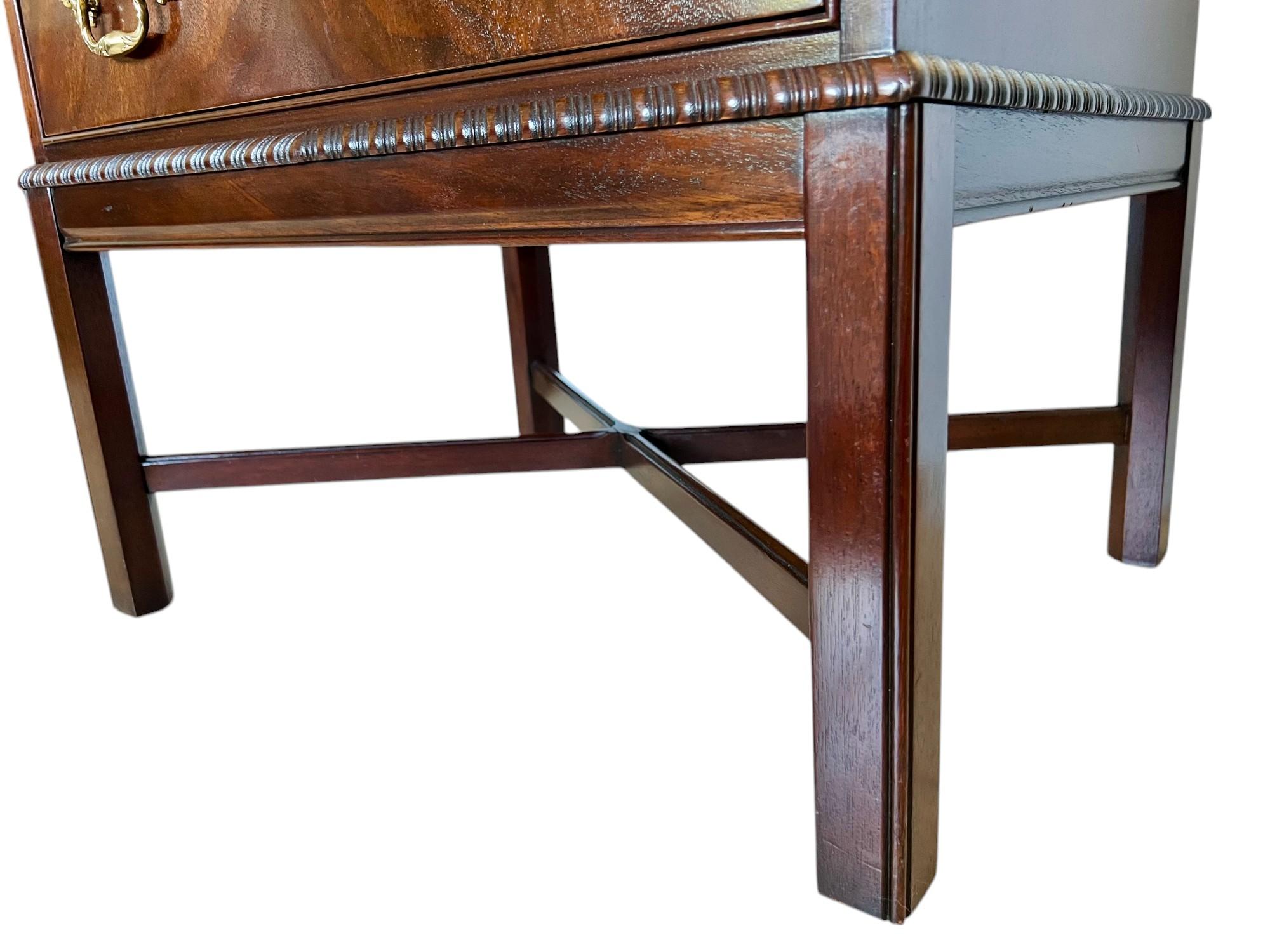 Drexel Heritage Chippendale Mahogany Nightstands, a Pair 3