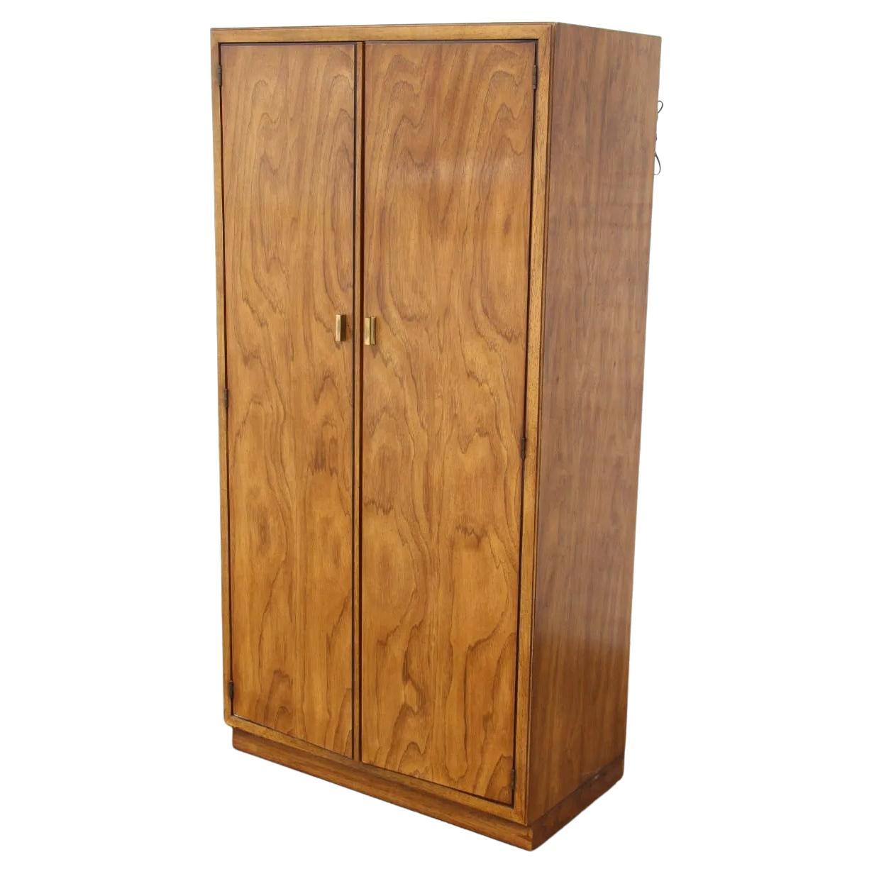 Drexel Heritage Consensus Pecan Illuminated Bar Cabinet For Sale