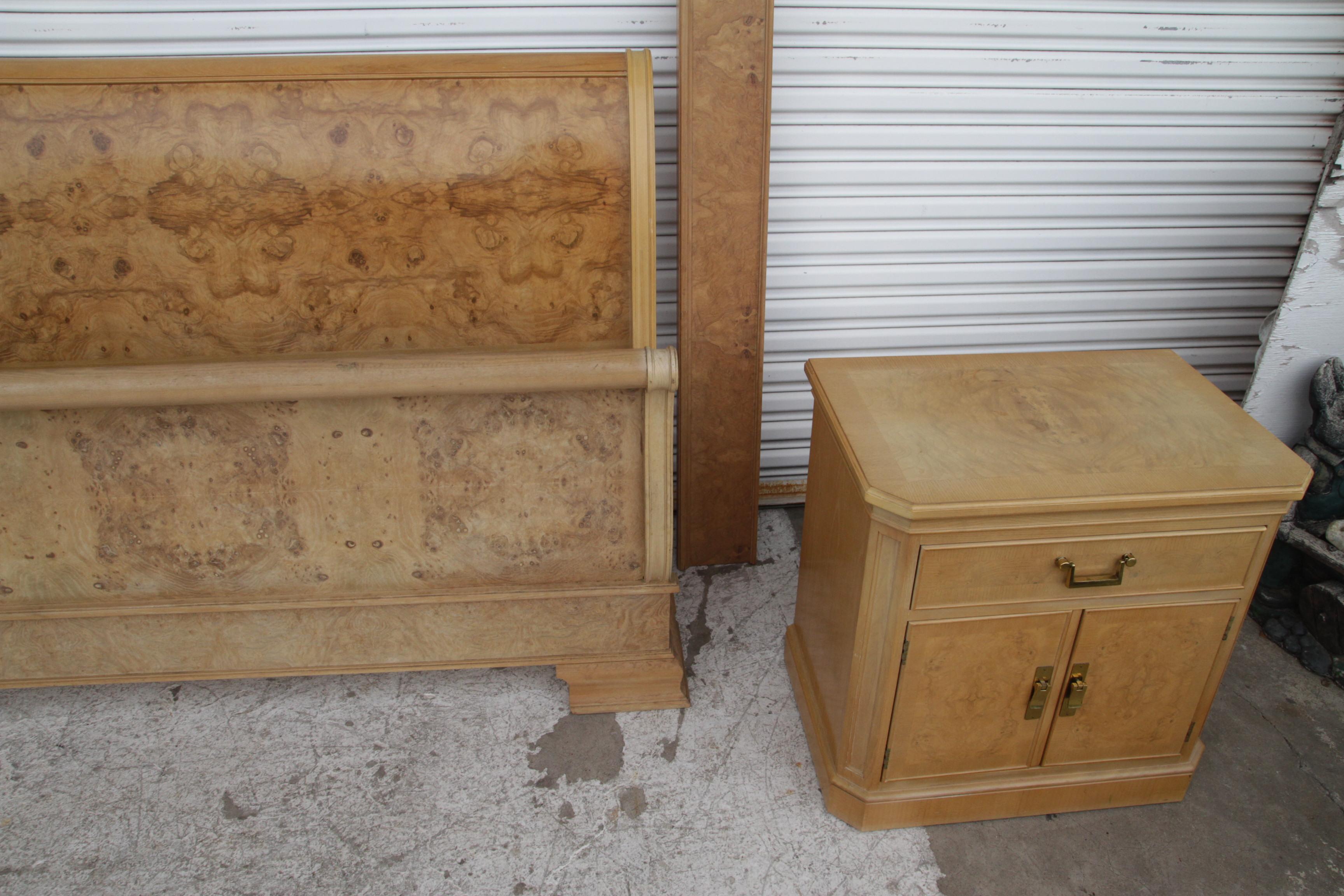 Cadre de lit en orme corinthien King Sleigh de Drexel Heritage en vente 4