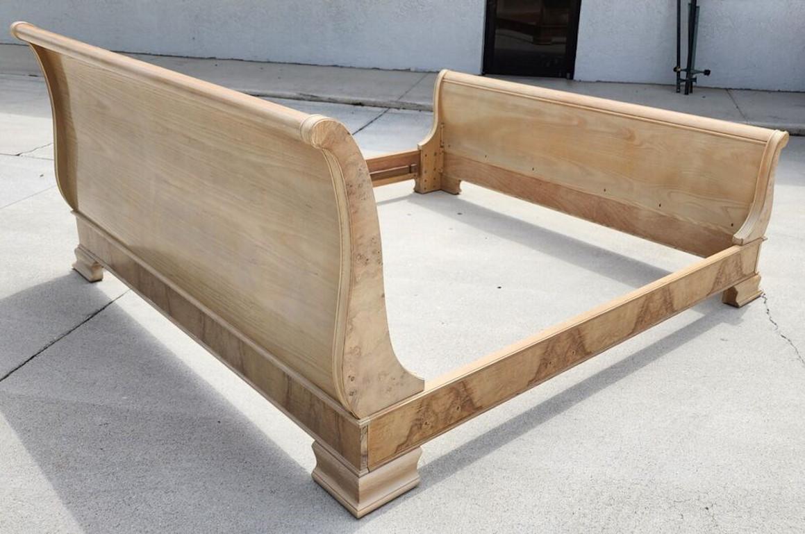 Drexel Heritage Corinthian Bedframe King Sleigh In Good Condition For Sale In Lake Worth, FL