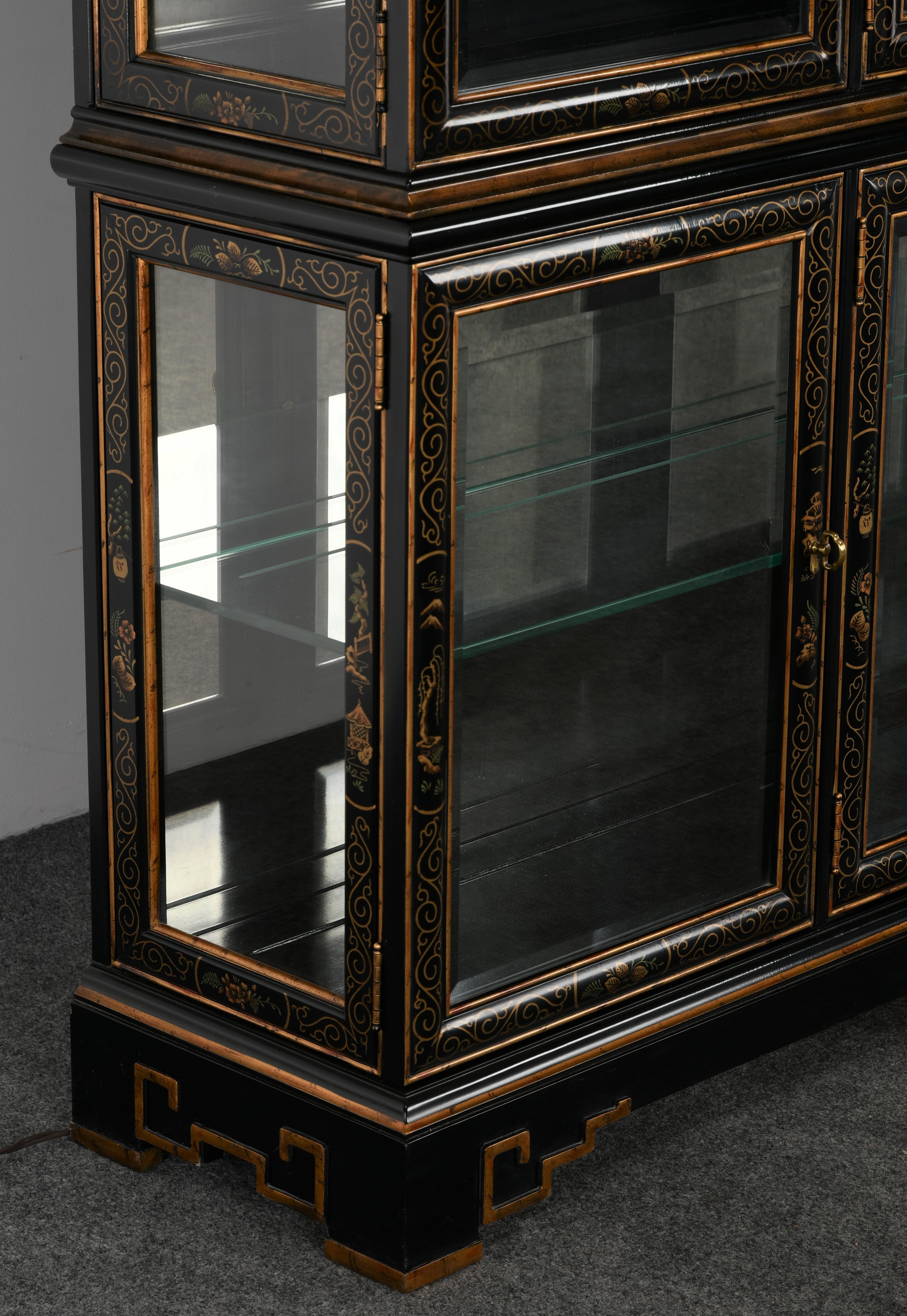 Drexel Heritage Display Cabinet, 1980s 1