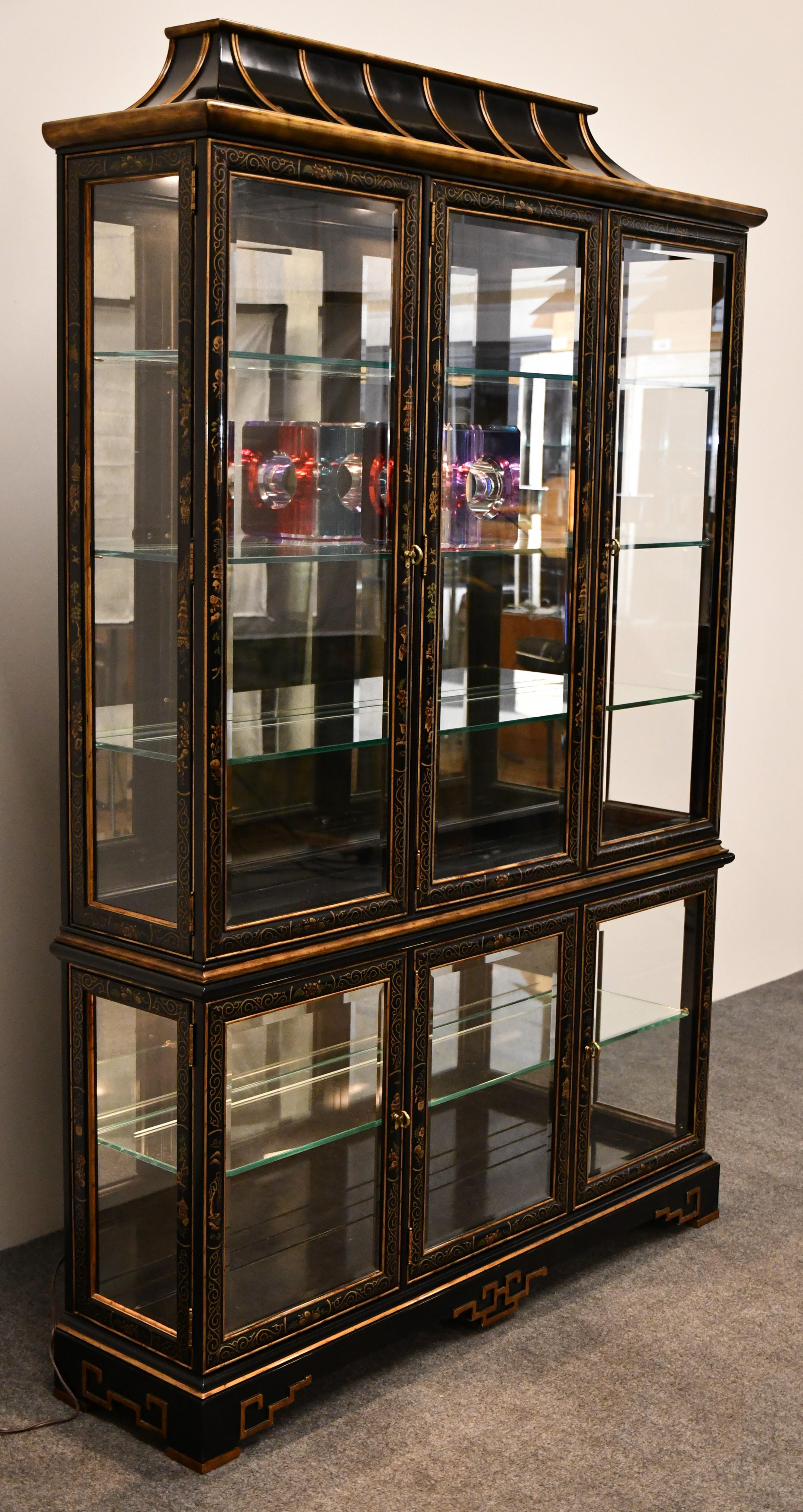 Modern Drexel Heritage Display Cabinet, 1980s