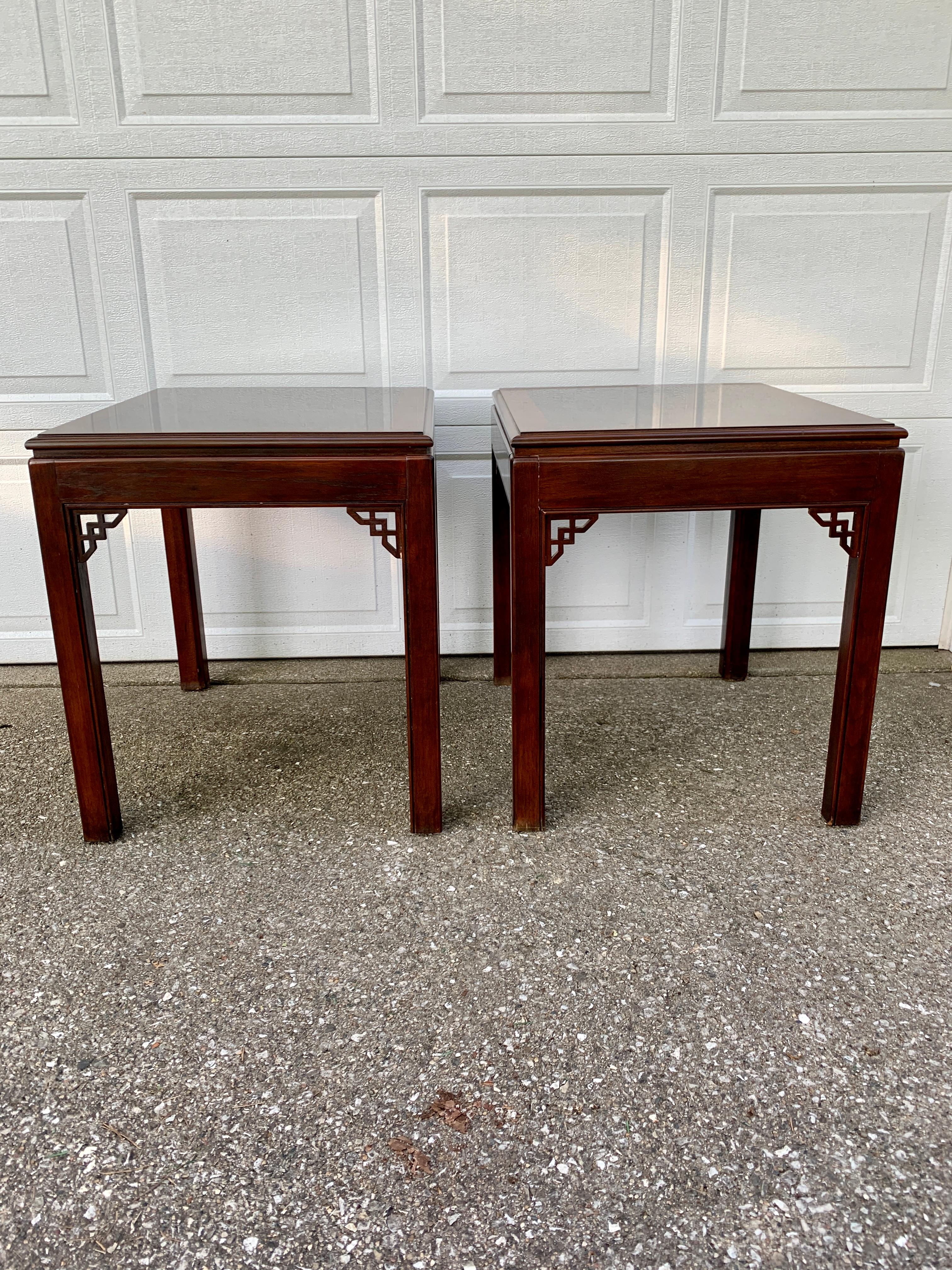 Drexel Heritage English Chippendale Banded Mahogany Side Tables, Pair For Sale 7