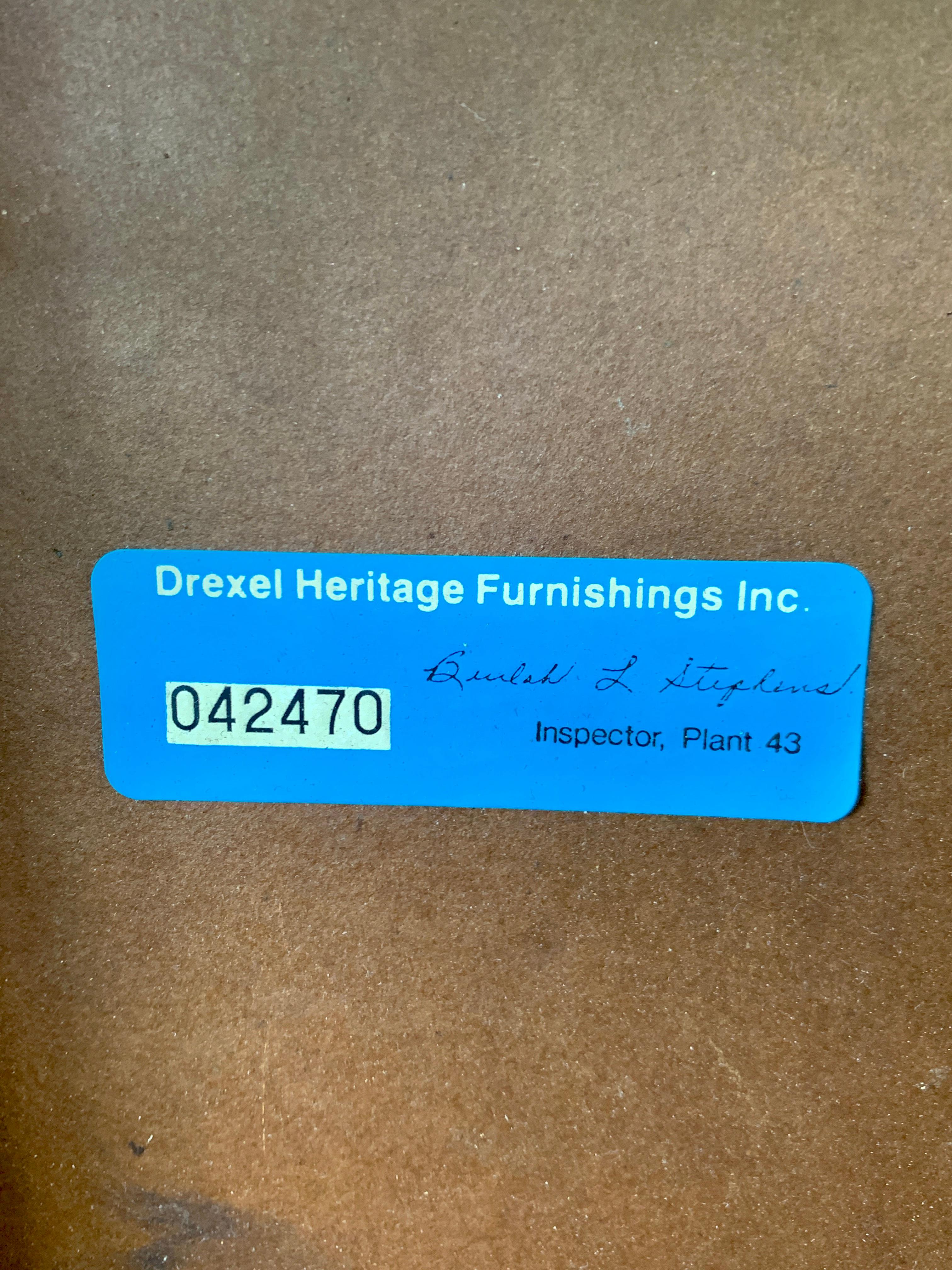 Drexel Heritage Englische Chippendale-Beistelltische aus Mahagoni mit Bändern, Paar im Angebot 8