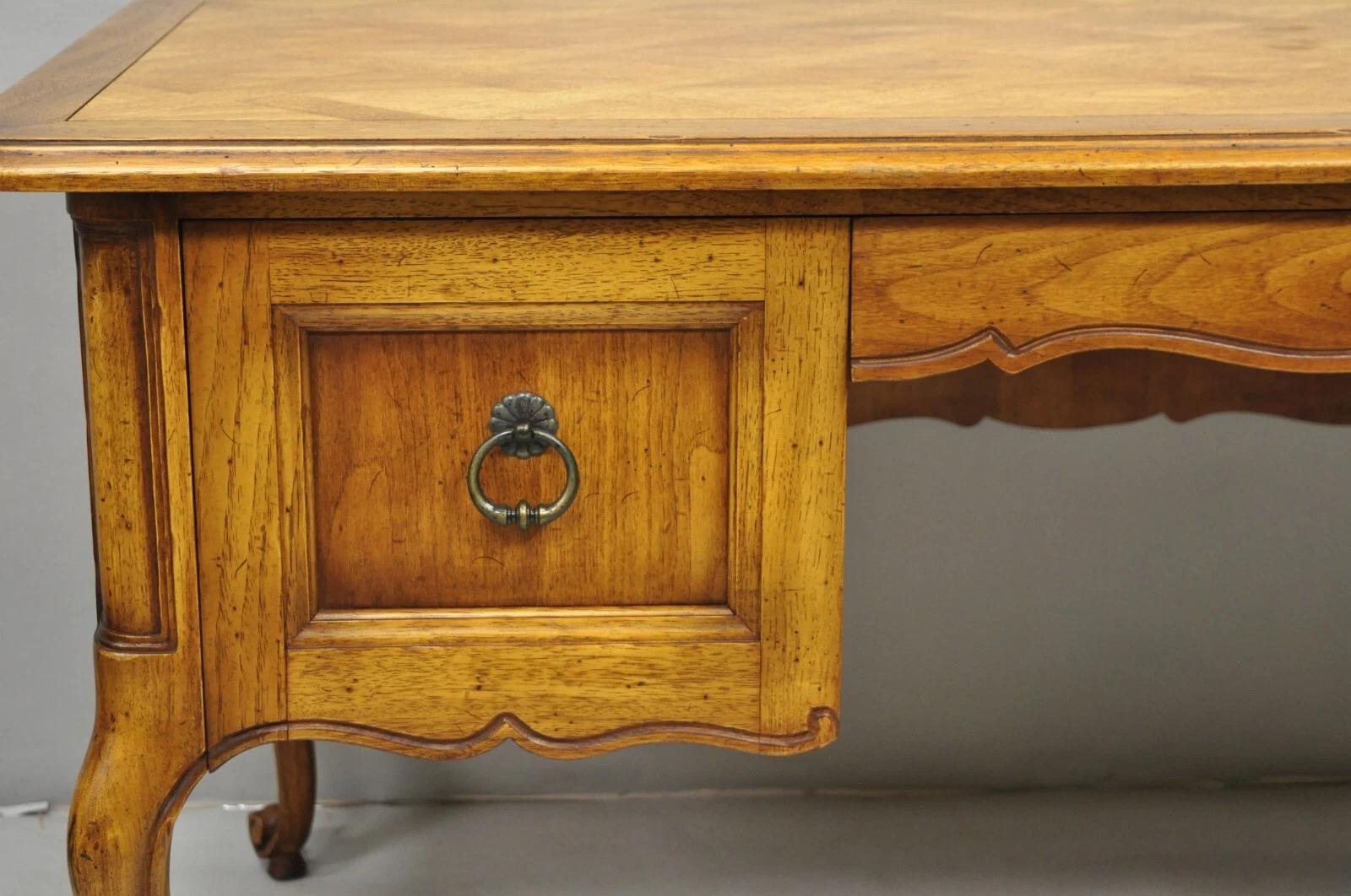 Scrivania Drexel Heritage French Country Manor Collection 60