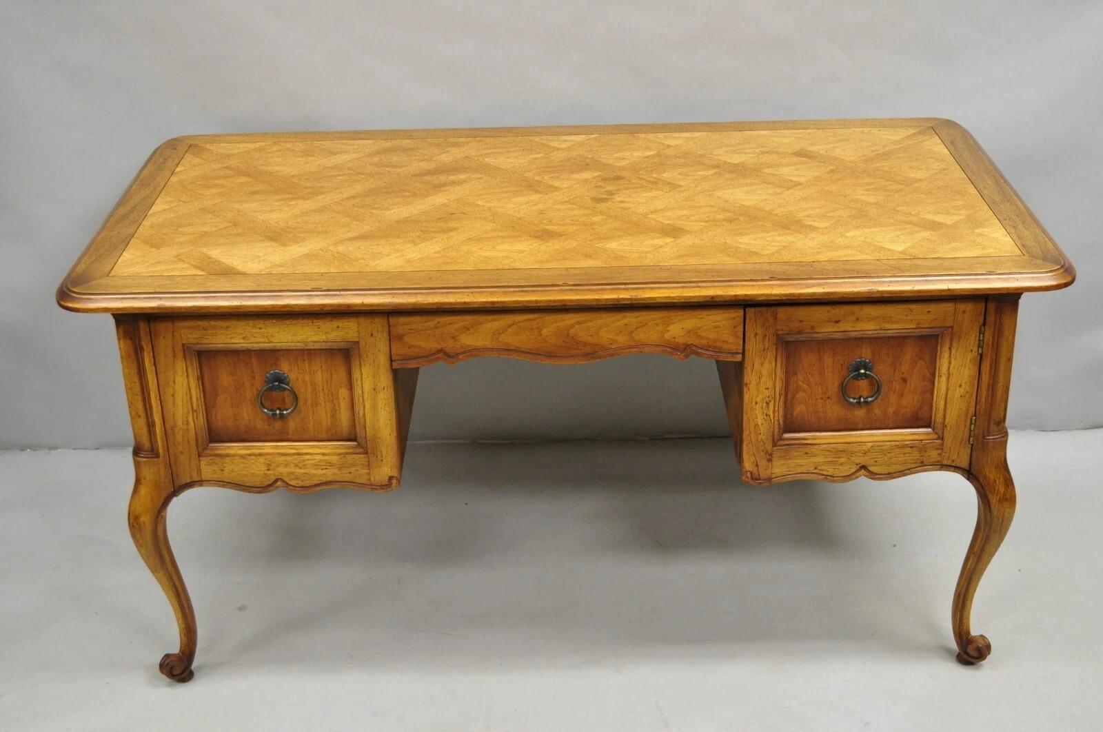 Scrivania Drexel Heritage French Country Manor Collection da 60