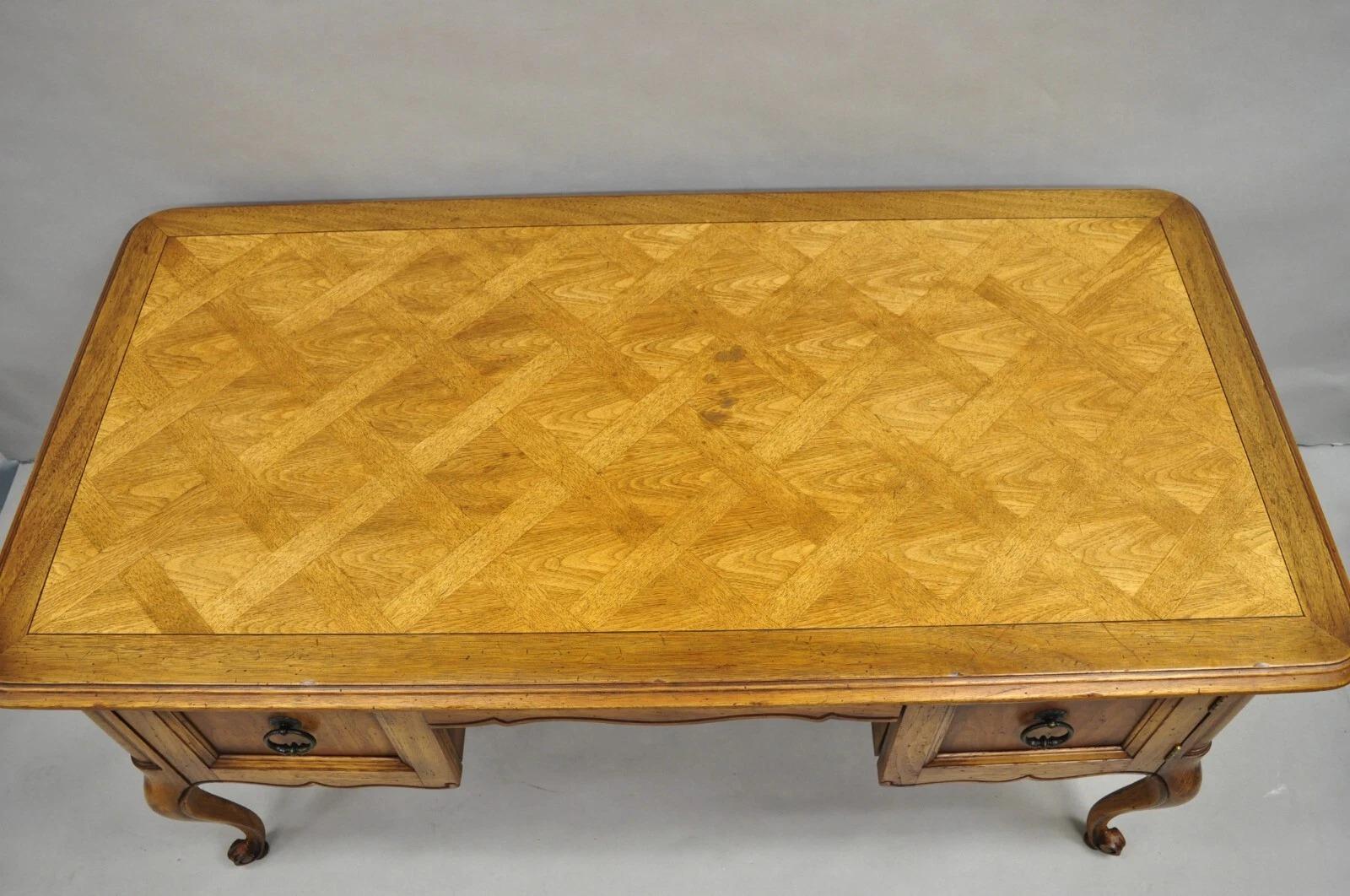 Sconosciuto Scrivania Drexel Heritage French Country Manor Collection 60