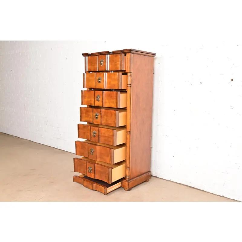 Drexel Heritage Französisch Empire geschnitzt Obstholz Dessous Chest oder Semainier (Messing) im Angebot