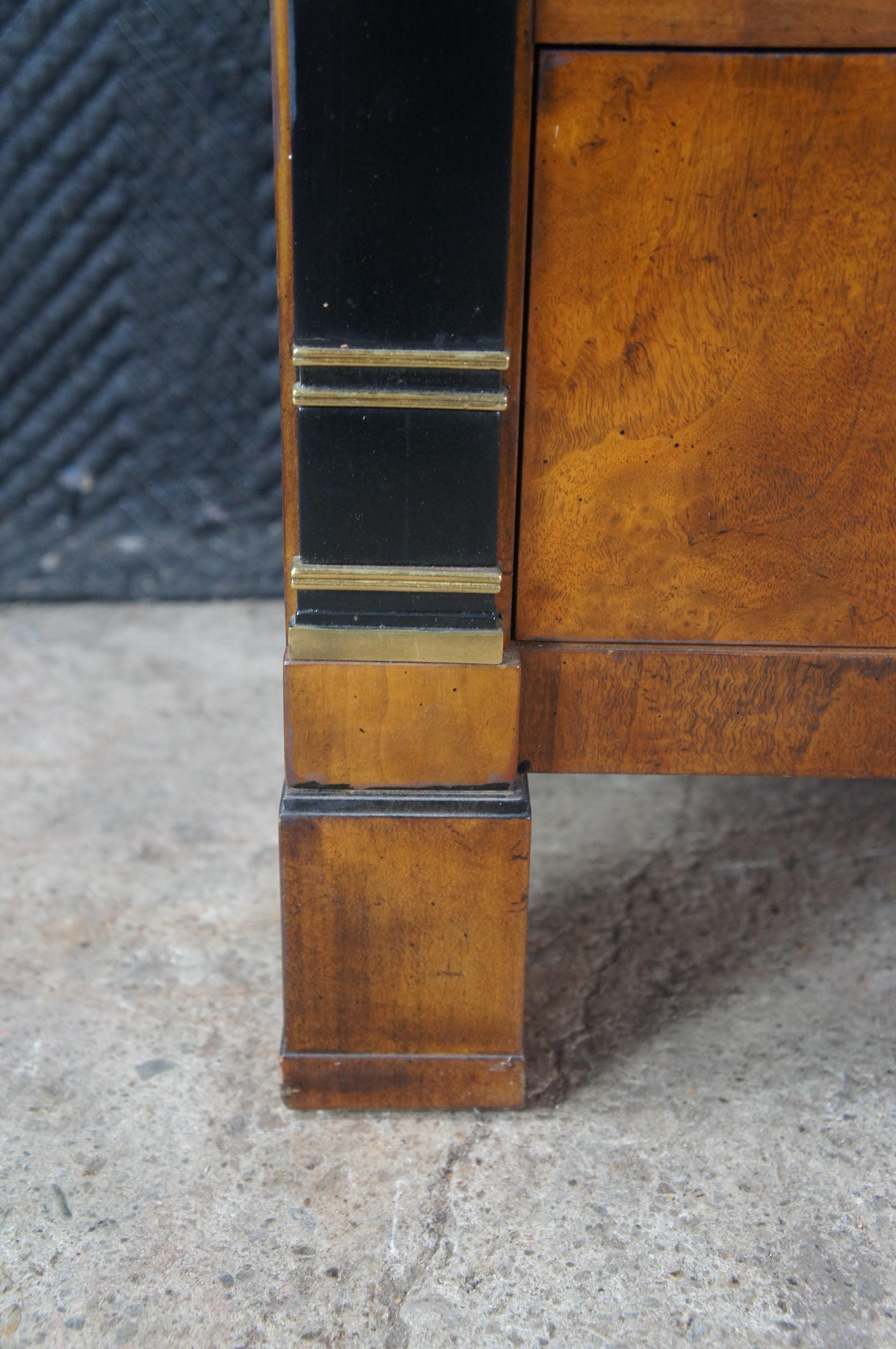 Drexel Heritage Commode de style Empire français en noyer et ronce avec dessus en marbre en vente 4