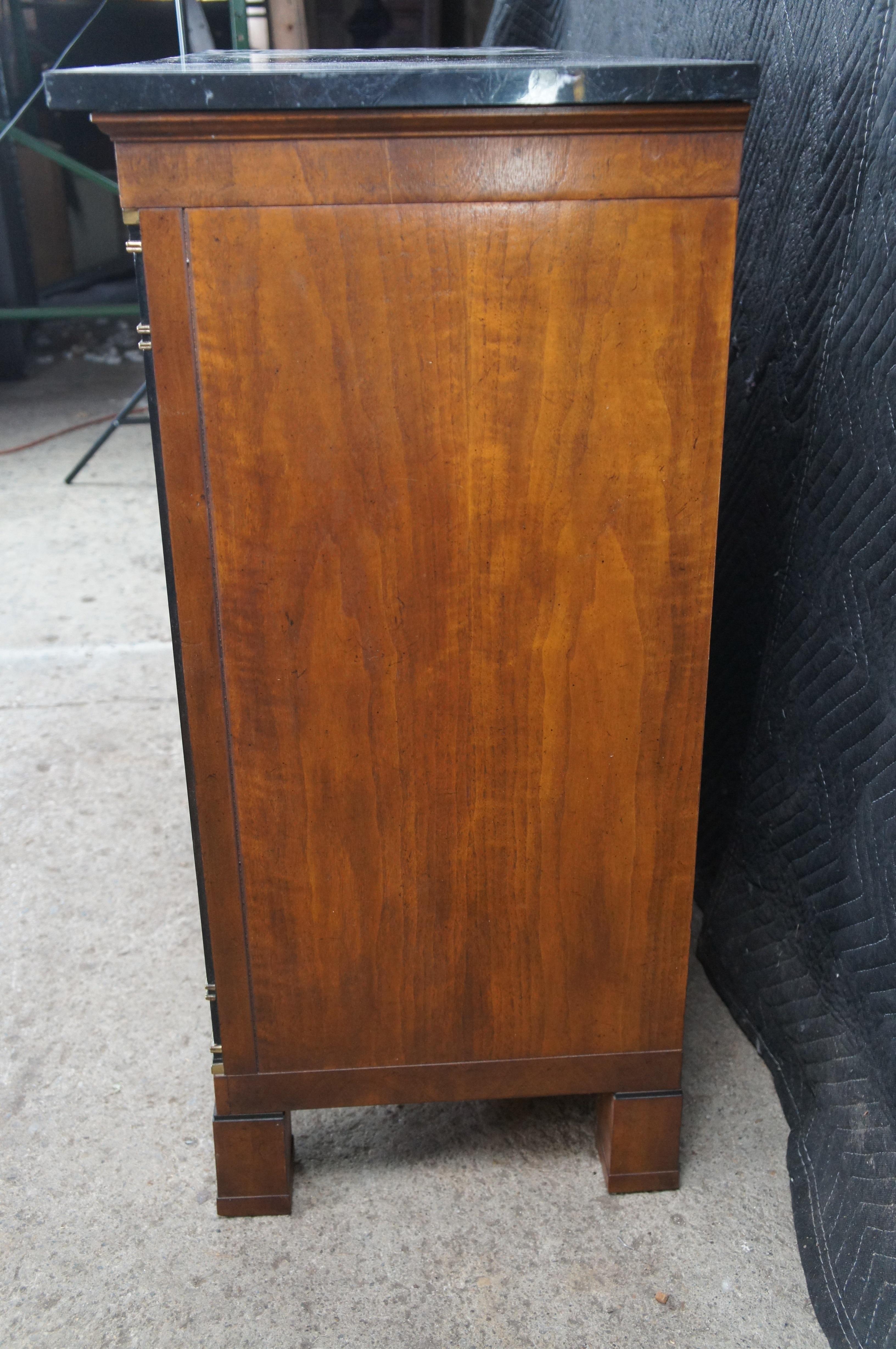Drexel Heritage Commode de style Empire français en noyer et ronce avec dessus en marbre en vente 5
