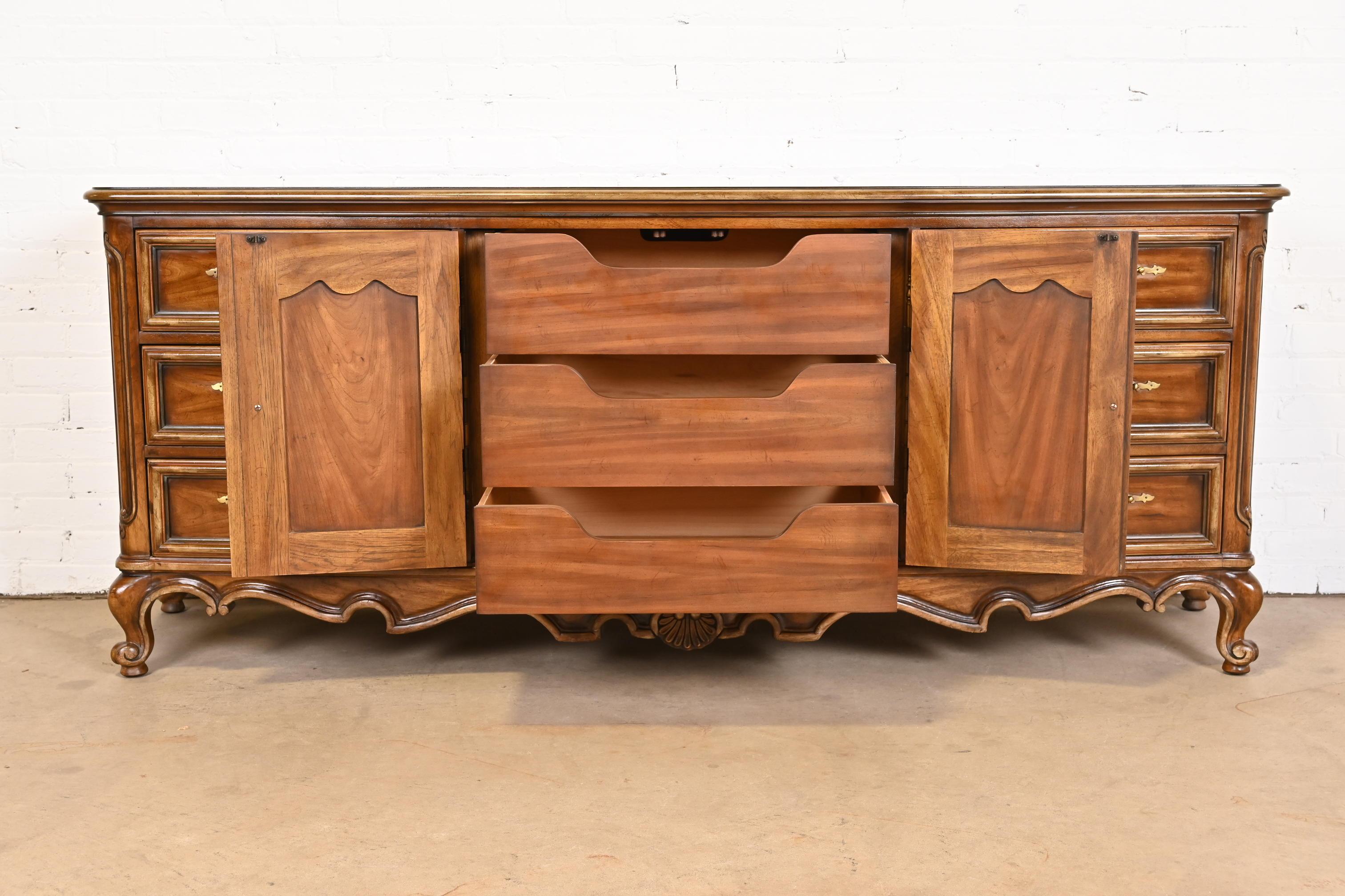 Drexel Heritage French Provincial Louis XV Carved Walnut Dresser or Credenza For Sale 7
