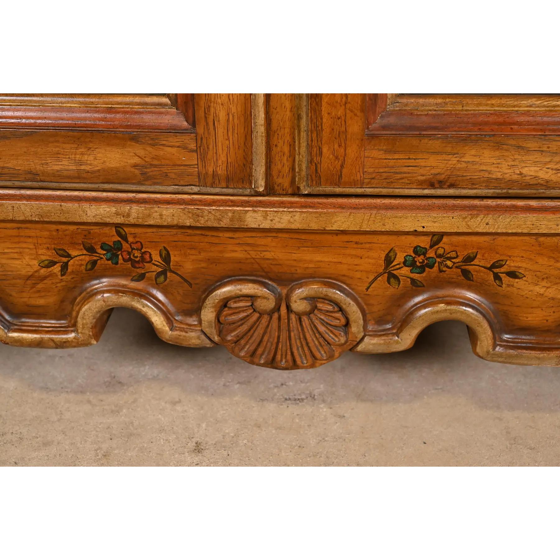 Drexel Heritage French Provincial Louis XV Carved Walnut Triple Dresser, 1970s For Sale 2