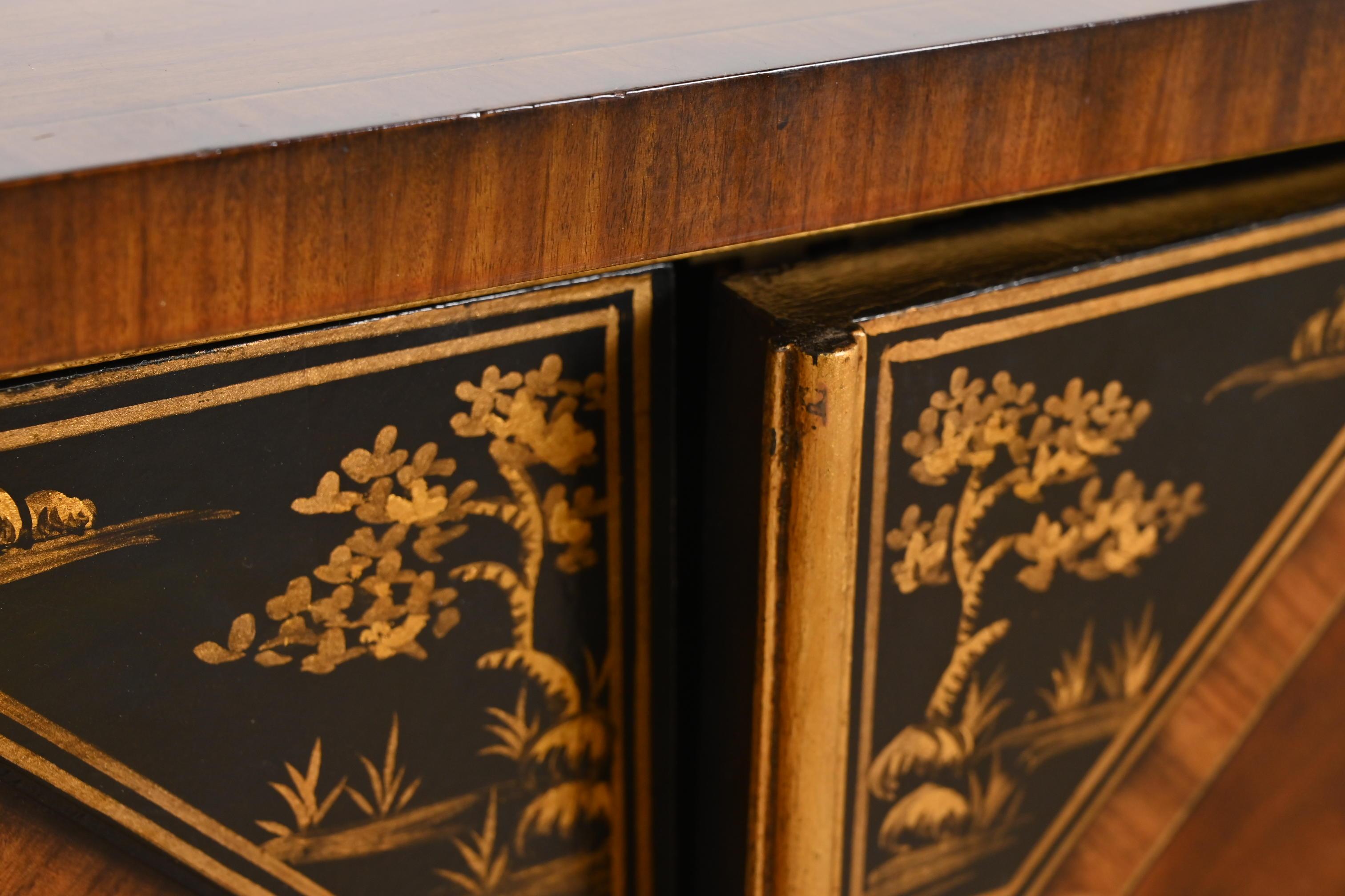 Drexel Heritage Credenza francese Regency Luigi XVI Chinoiserie in mogano in vendita 2