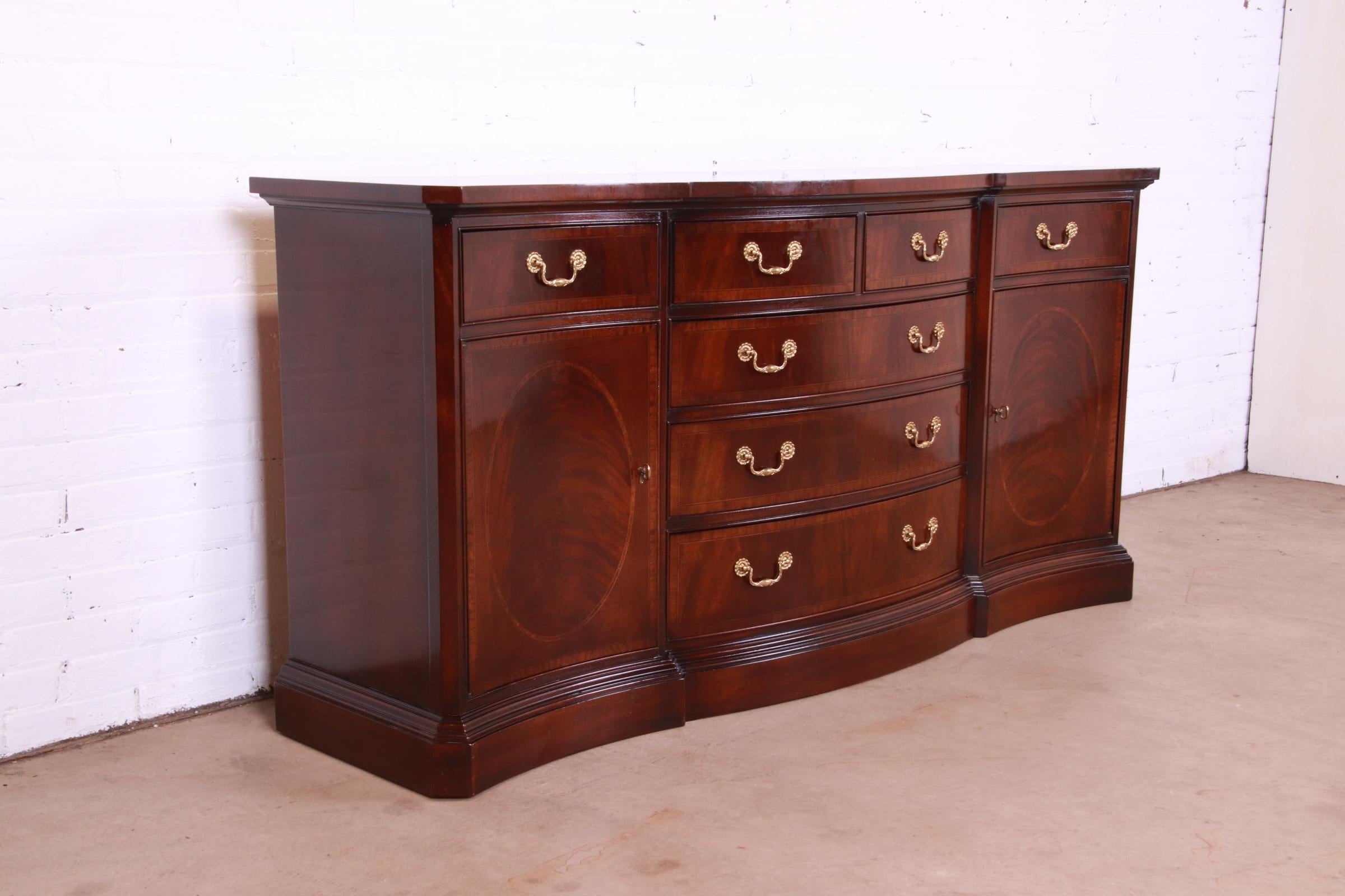 Drexel Heritage Georgian Banded Mahogany Sideboard or Bar Cabinet In Good Condition In South Bend, IN