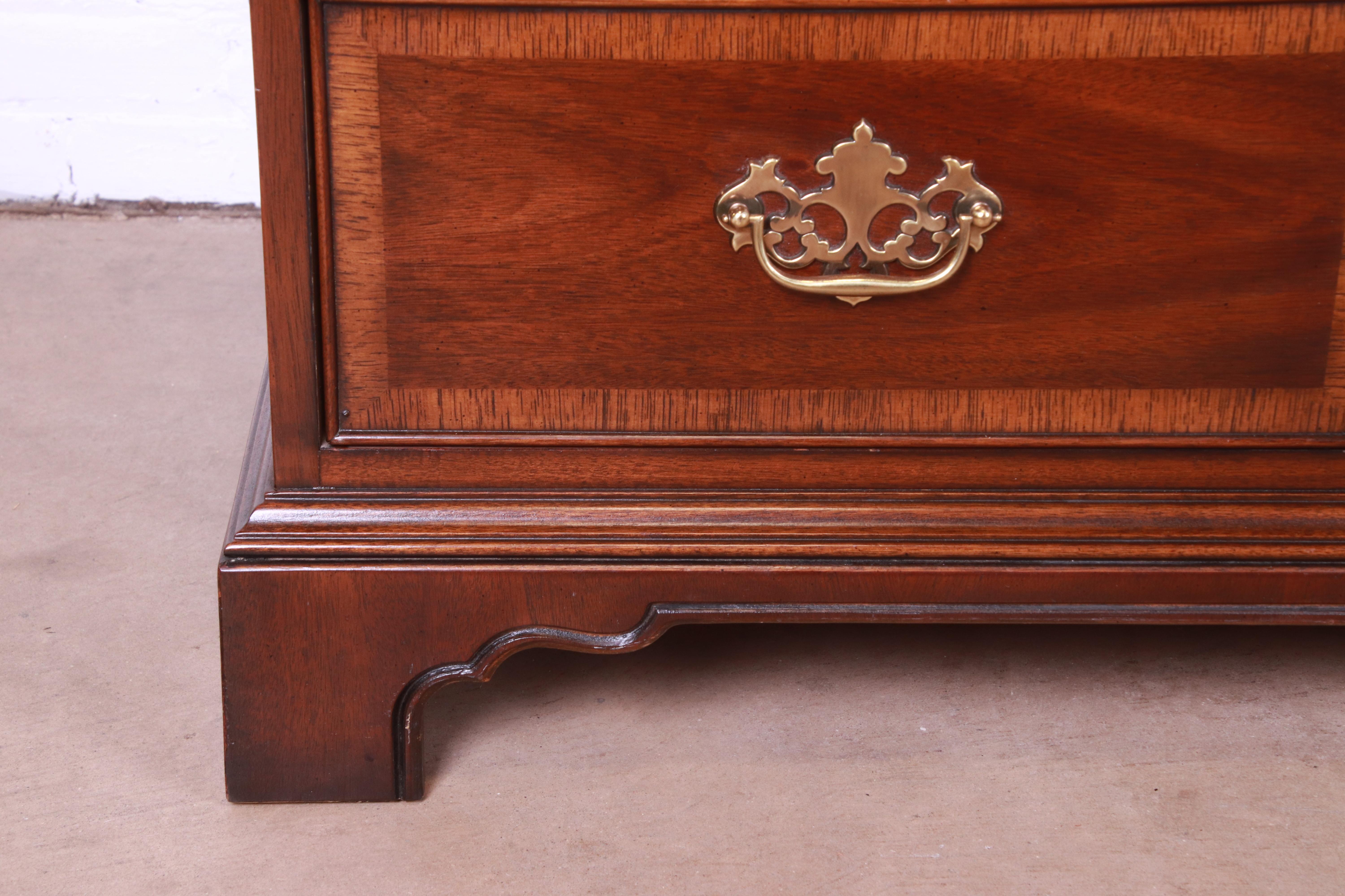 Drexel Heritage Georgian Banded Mahogany Ten-Drawer Dresser or Credenza 6