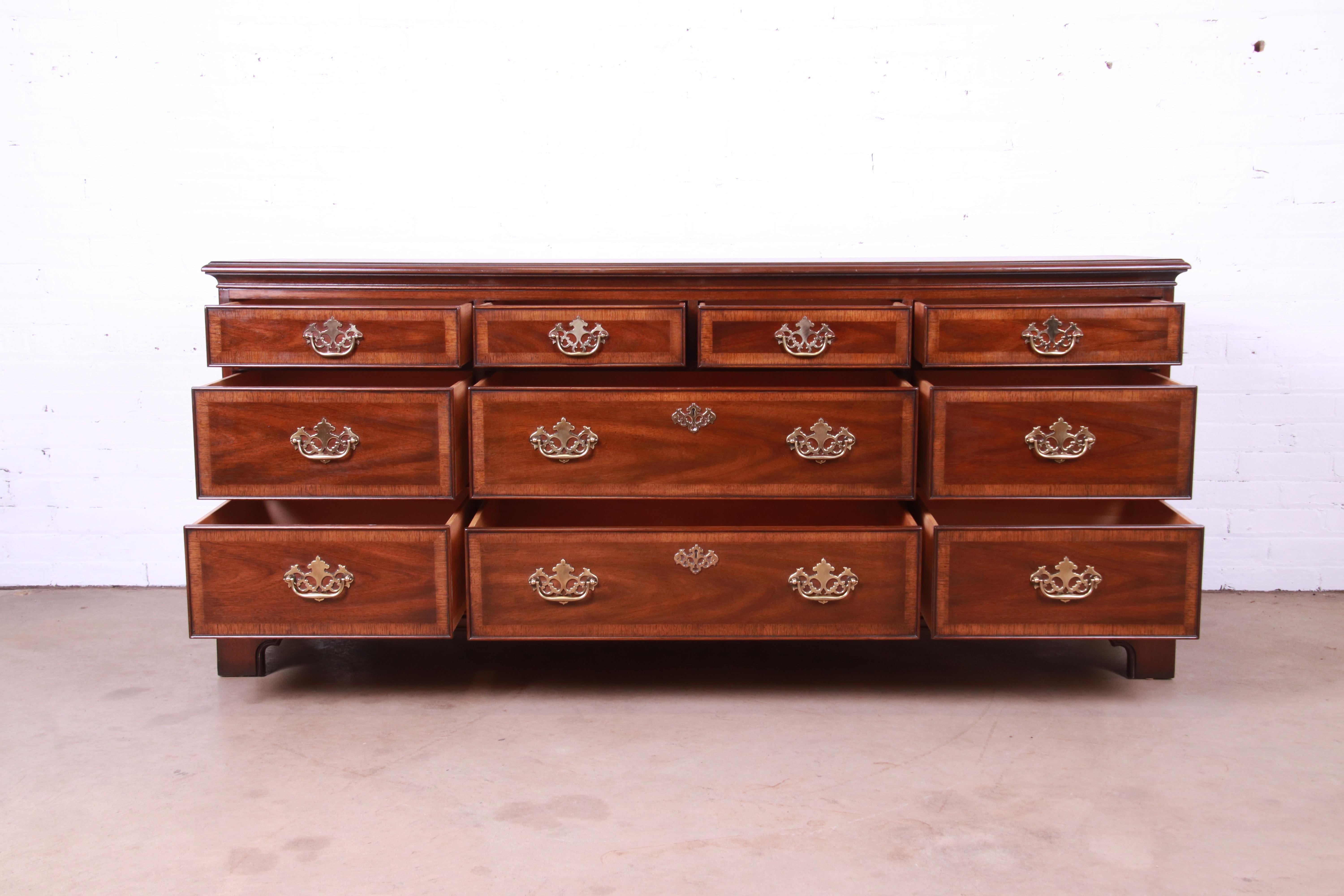 20th Century Drexel Heritage Georgian Banded Mahogany Ten-Drawer Dresser or Credenza