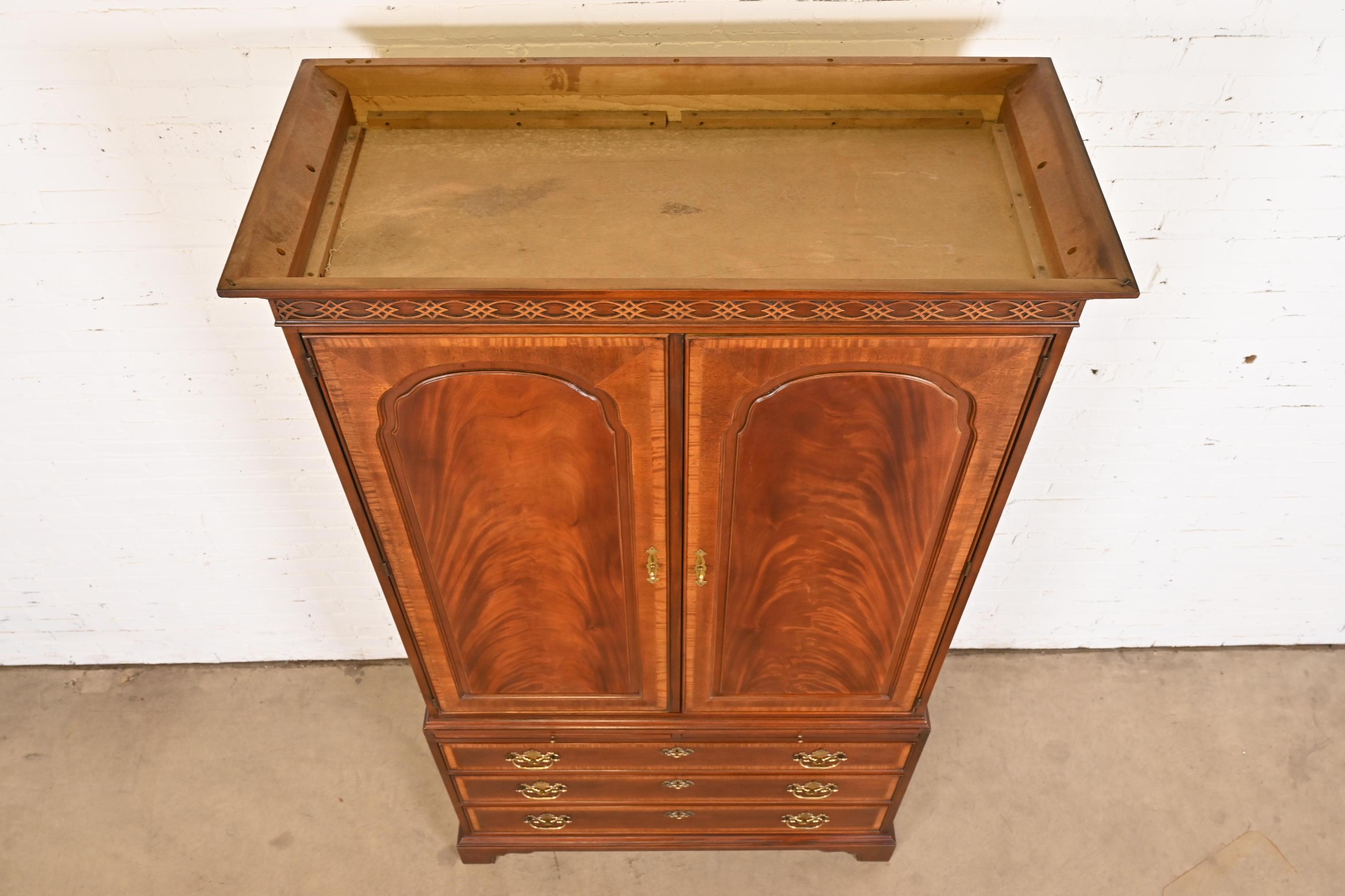 Drexel Heritage Georgian Carved Flame Mahogany Armoire Dresser 7
